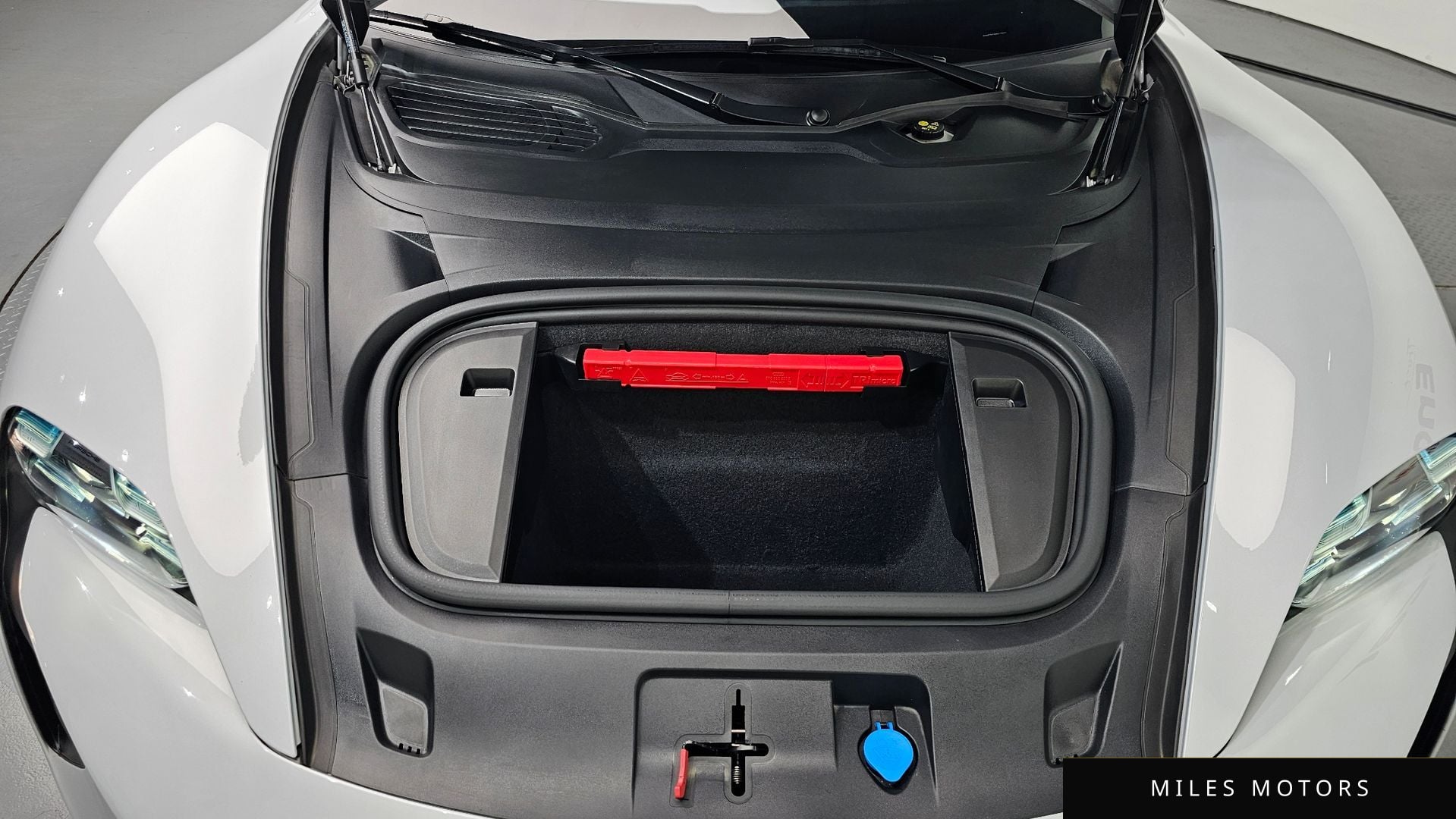 Porsche Taycan 2024 — миниатюра 6