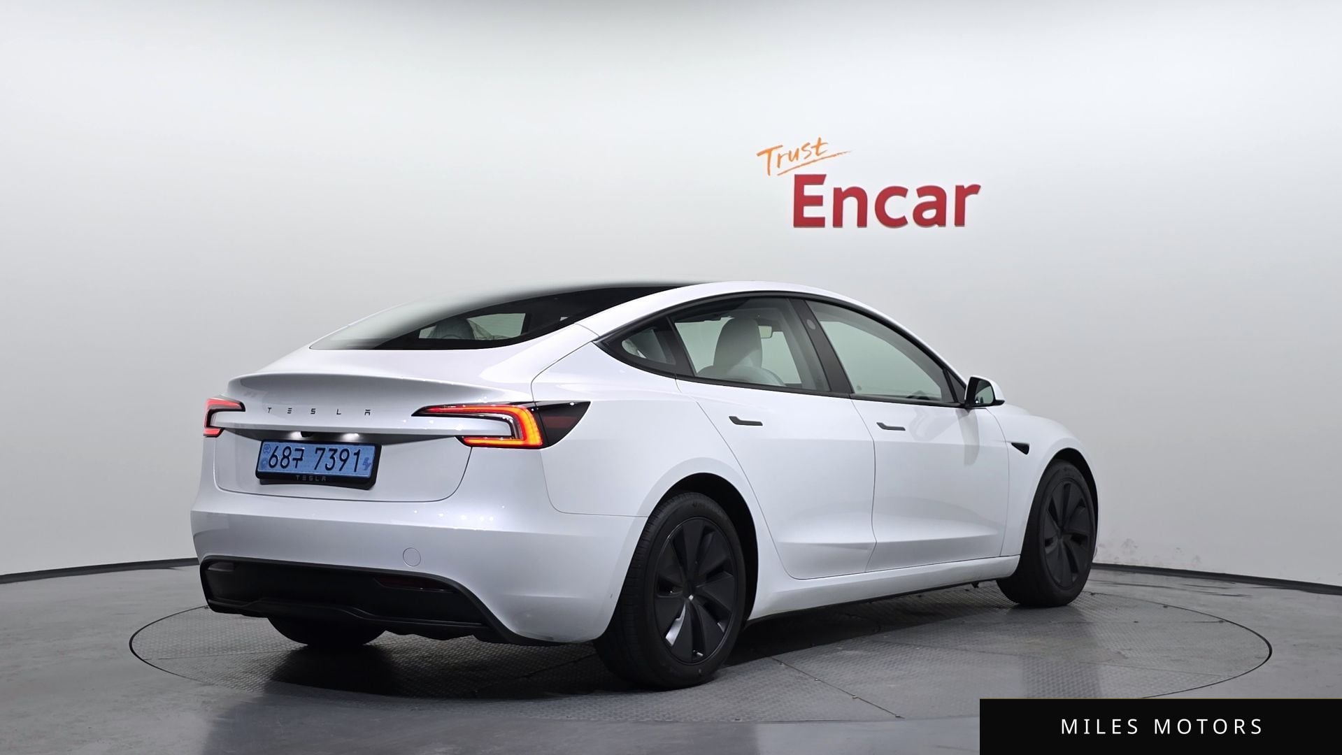 Tesla Model 3 2026 — миниатюра 2