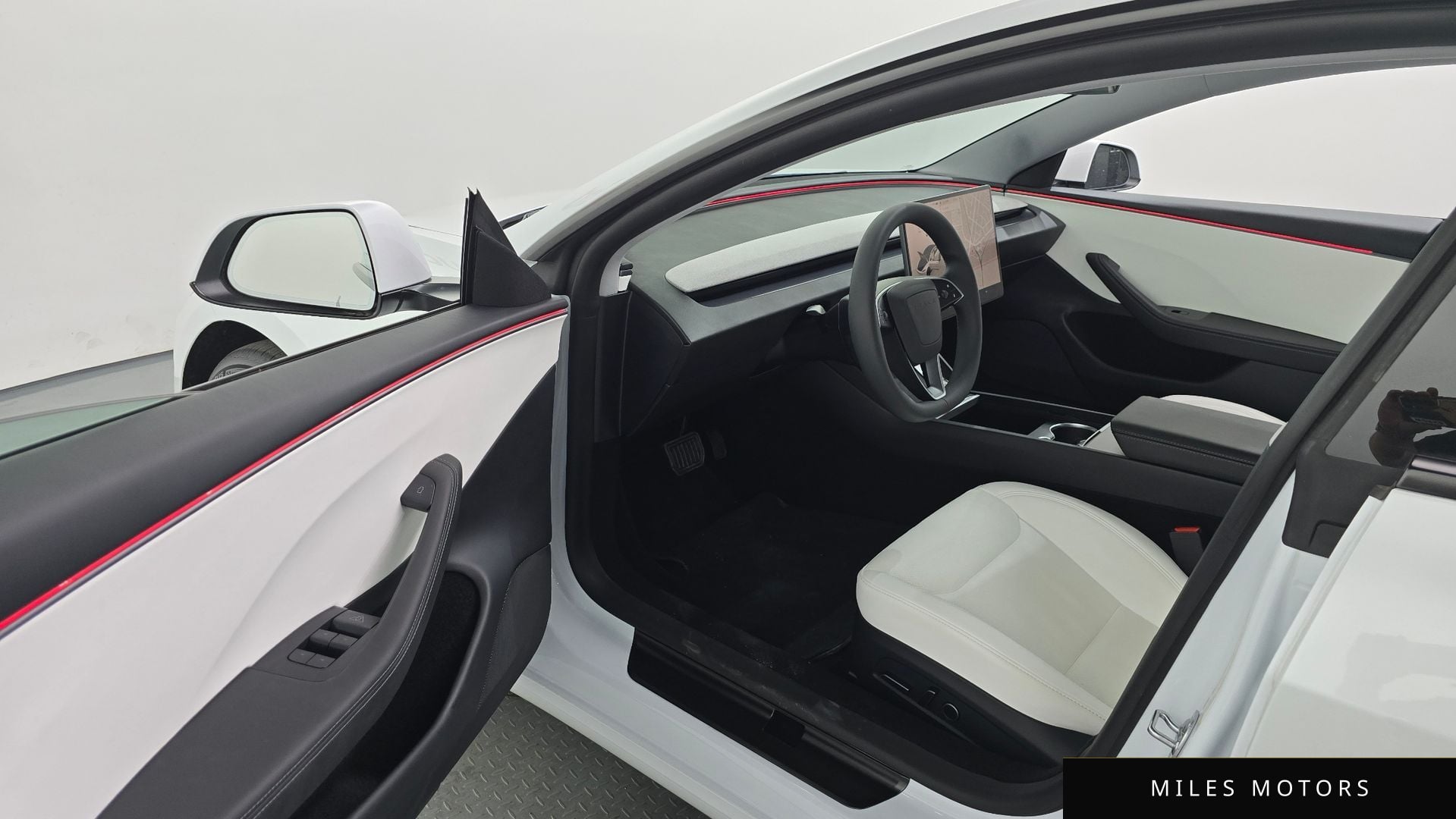 Tesla Model 3 2026 — миниатюра 10