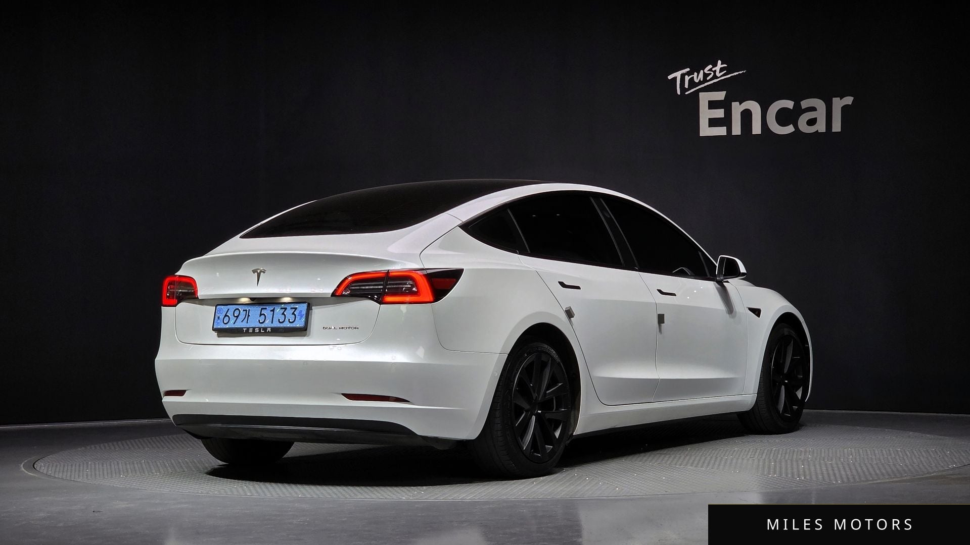 Tesla Model 3 2021 — миниатюра 2