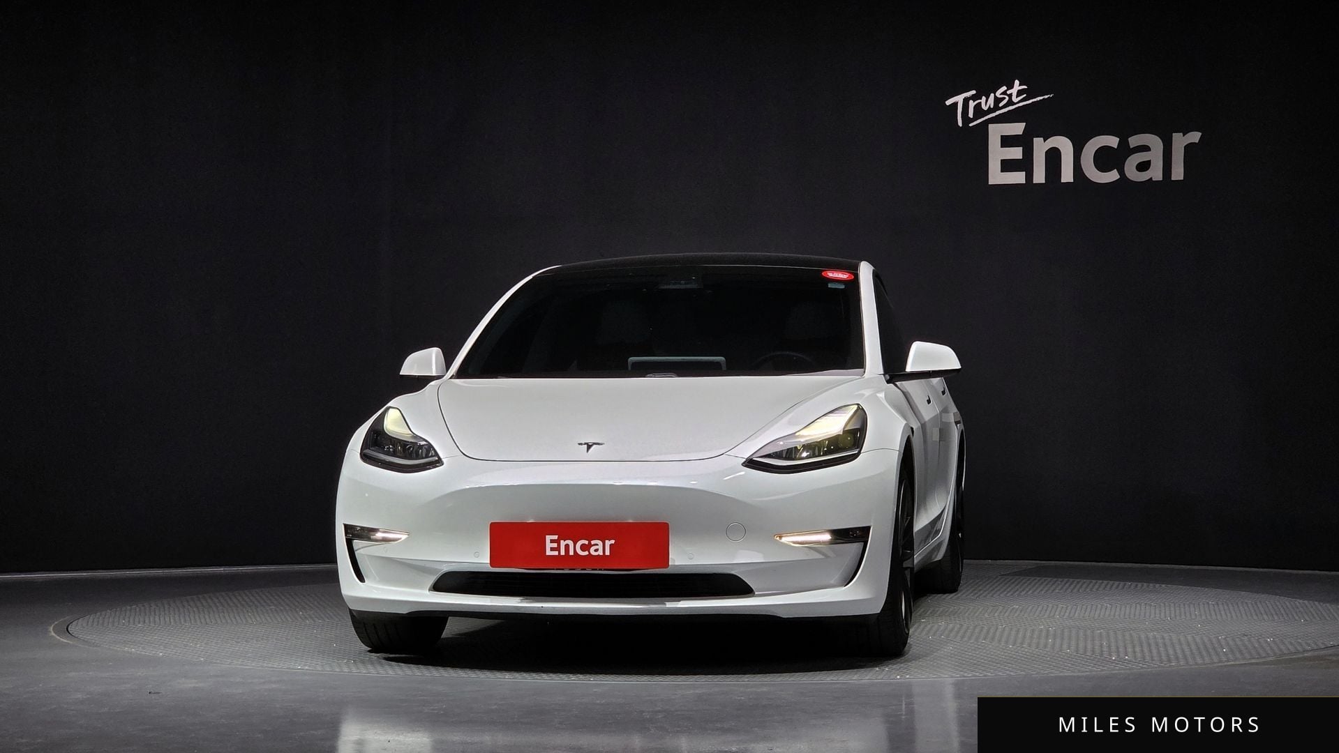 Tesla Model 3 2021 — миниатюра 3