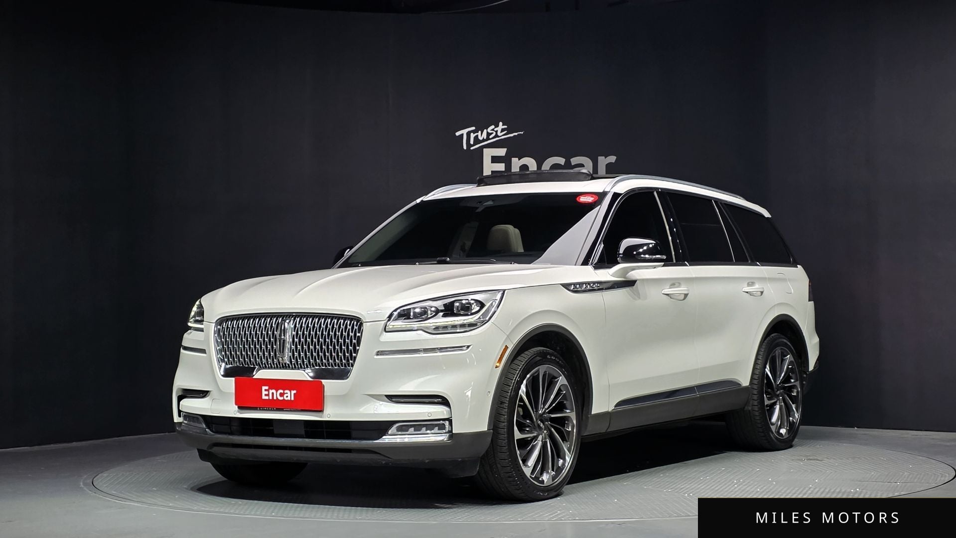 Lincoln Aviator 2022 — фото 1 из 12