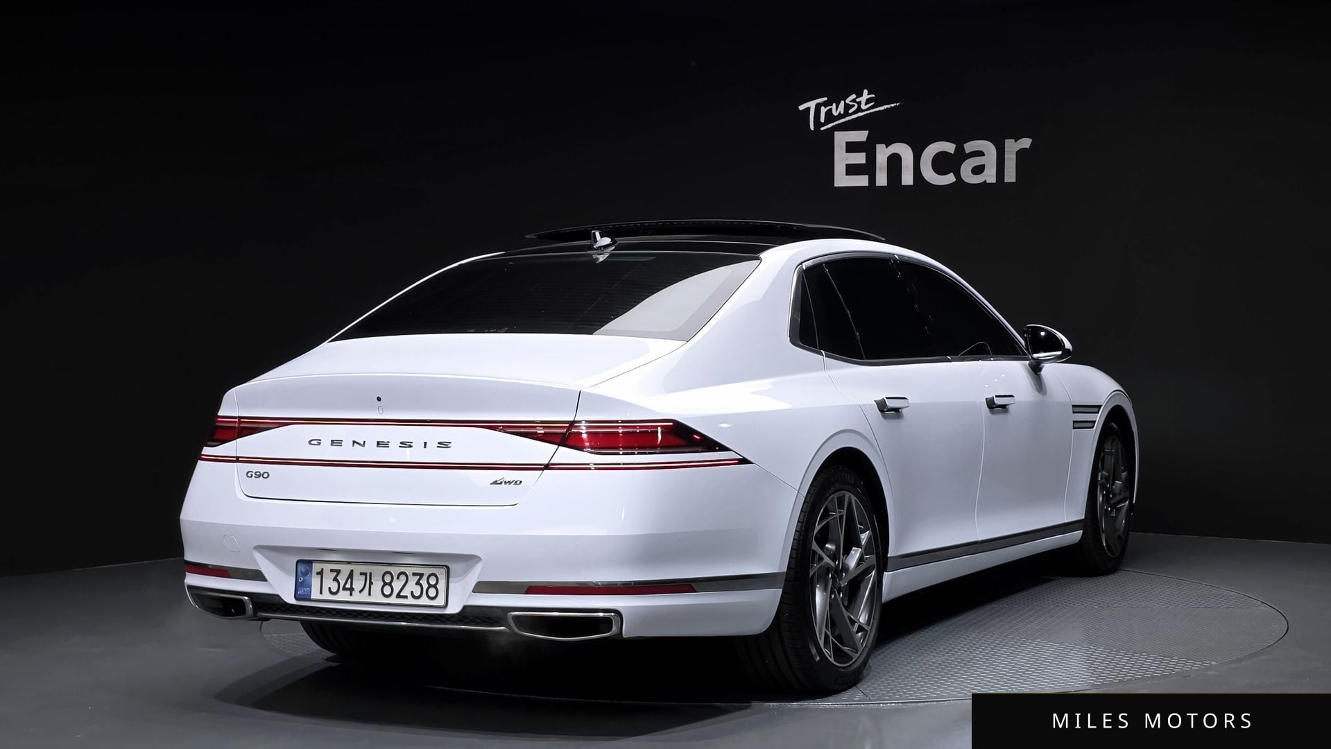 Genesis G90 (RS4) 2023 — миниатюра 2