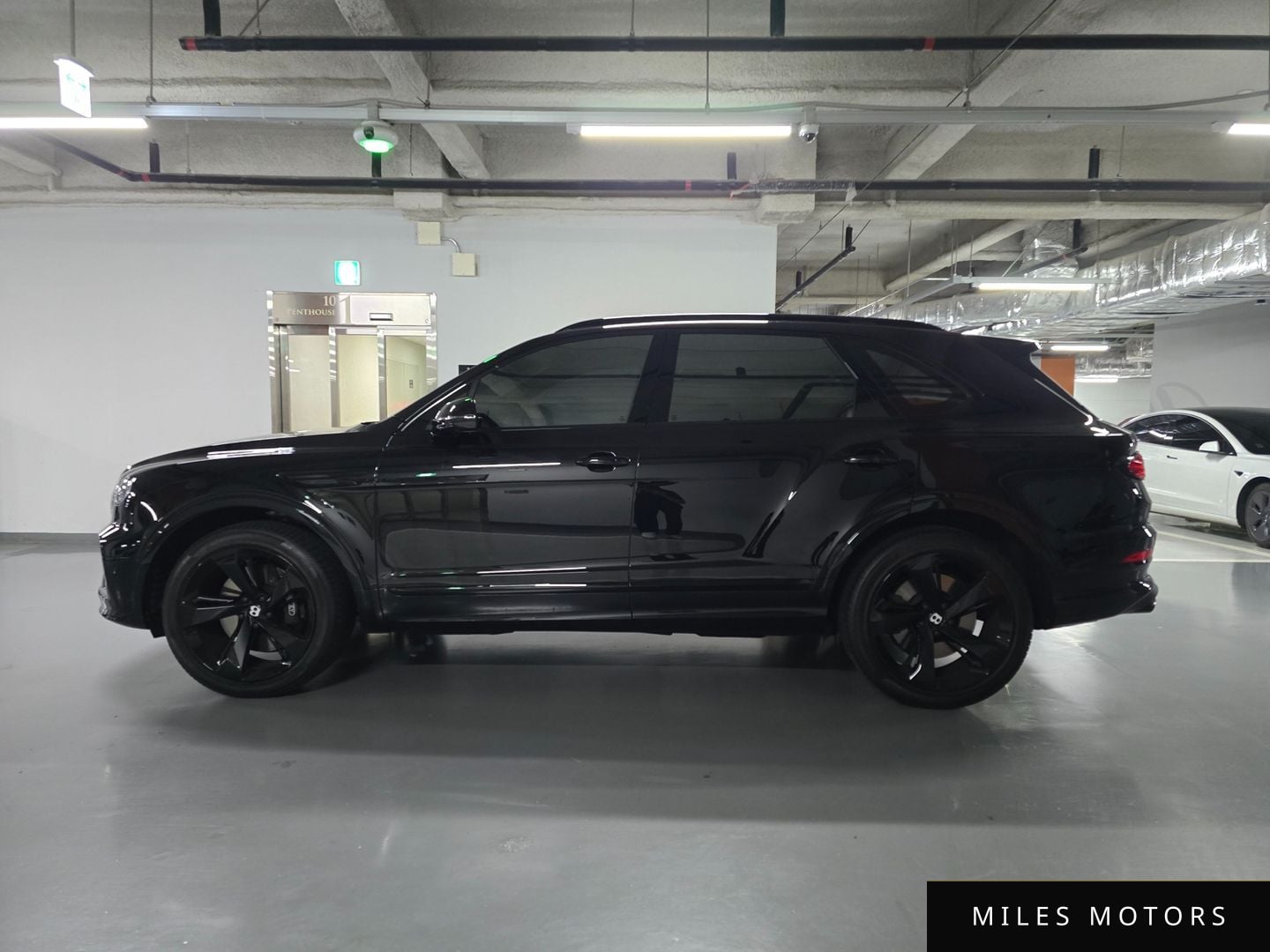 Bentley Bentayga 2025 — миниатюра 3