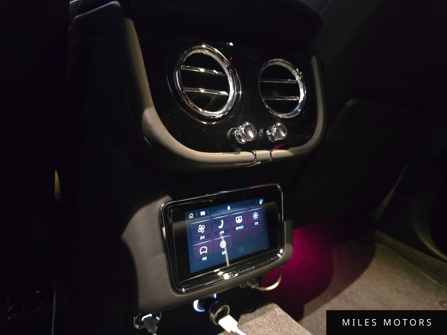 Bentley Bentayga 2025 — миниатюра 8
