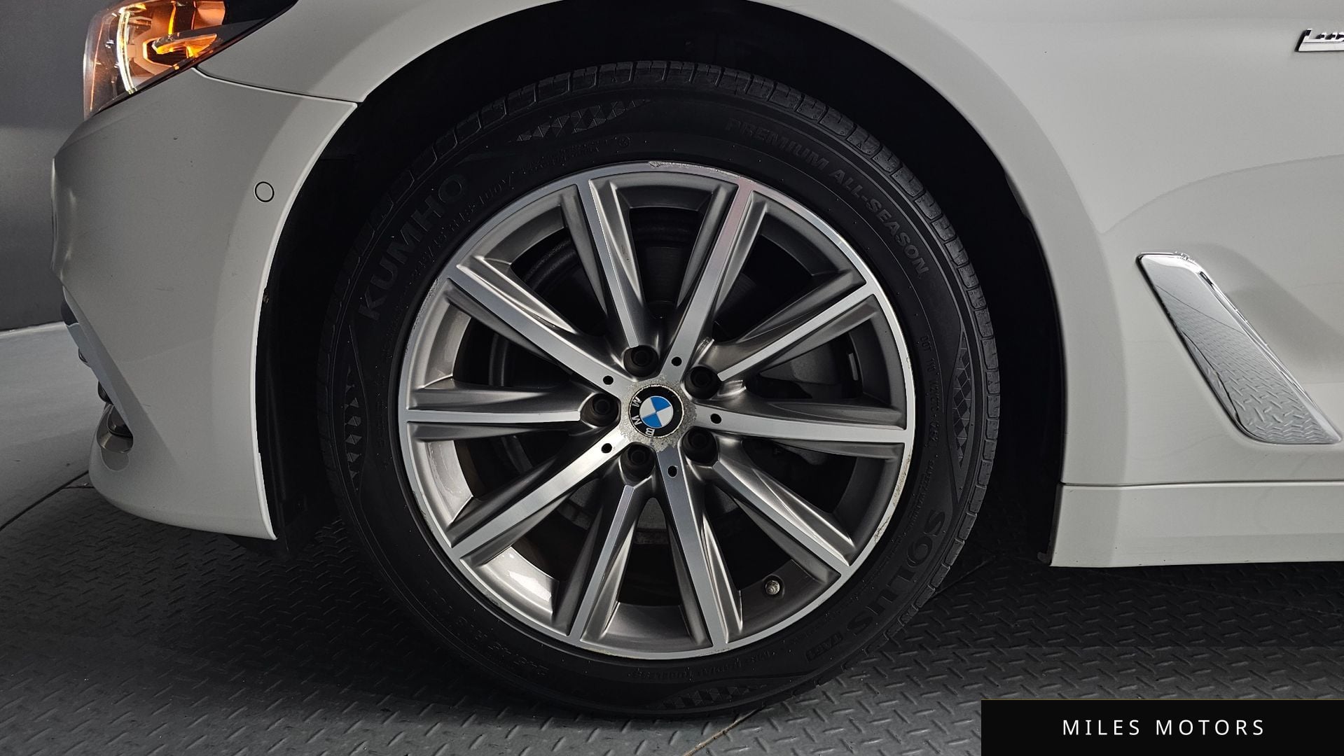 BMW 5 Series (G30) 2018 — миниатюра 4