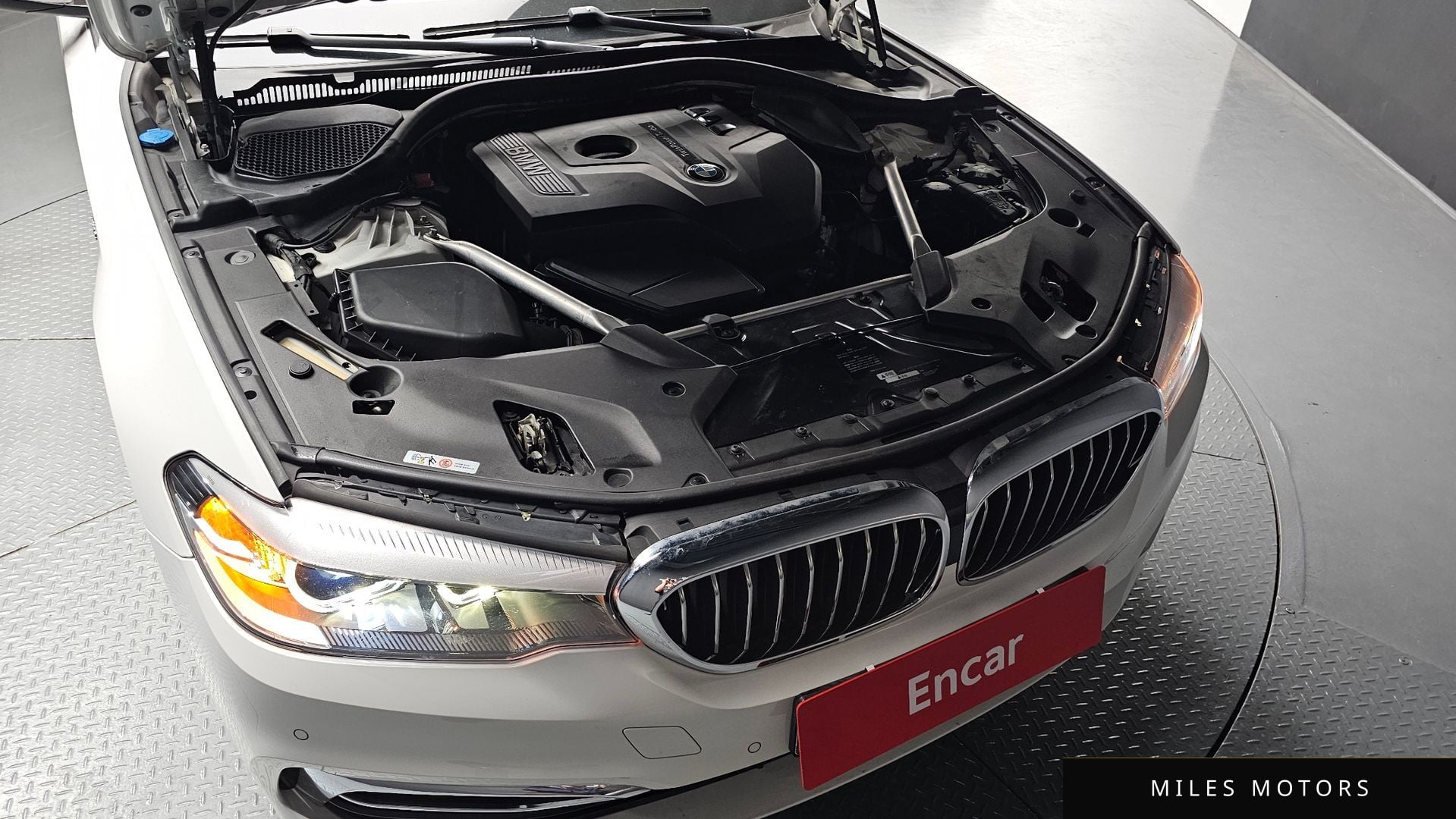 BMW 5 Series (G30) 2018 — миниатюра 5