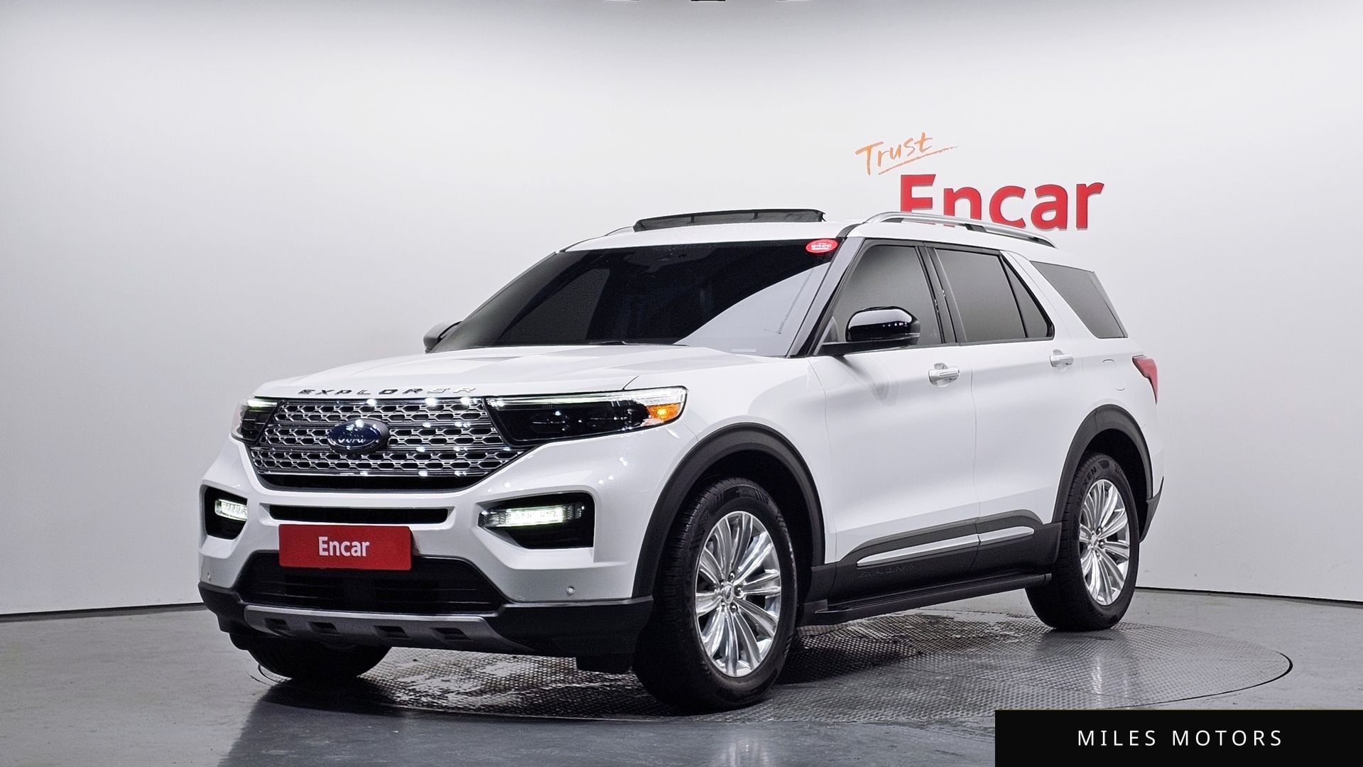 Ford Explorer 2021 — фото 1 из 12