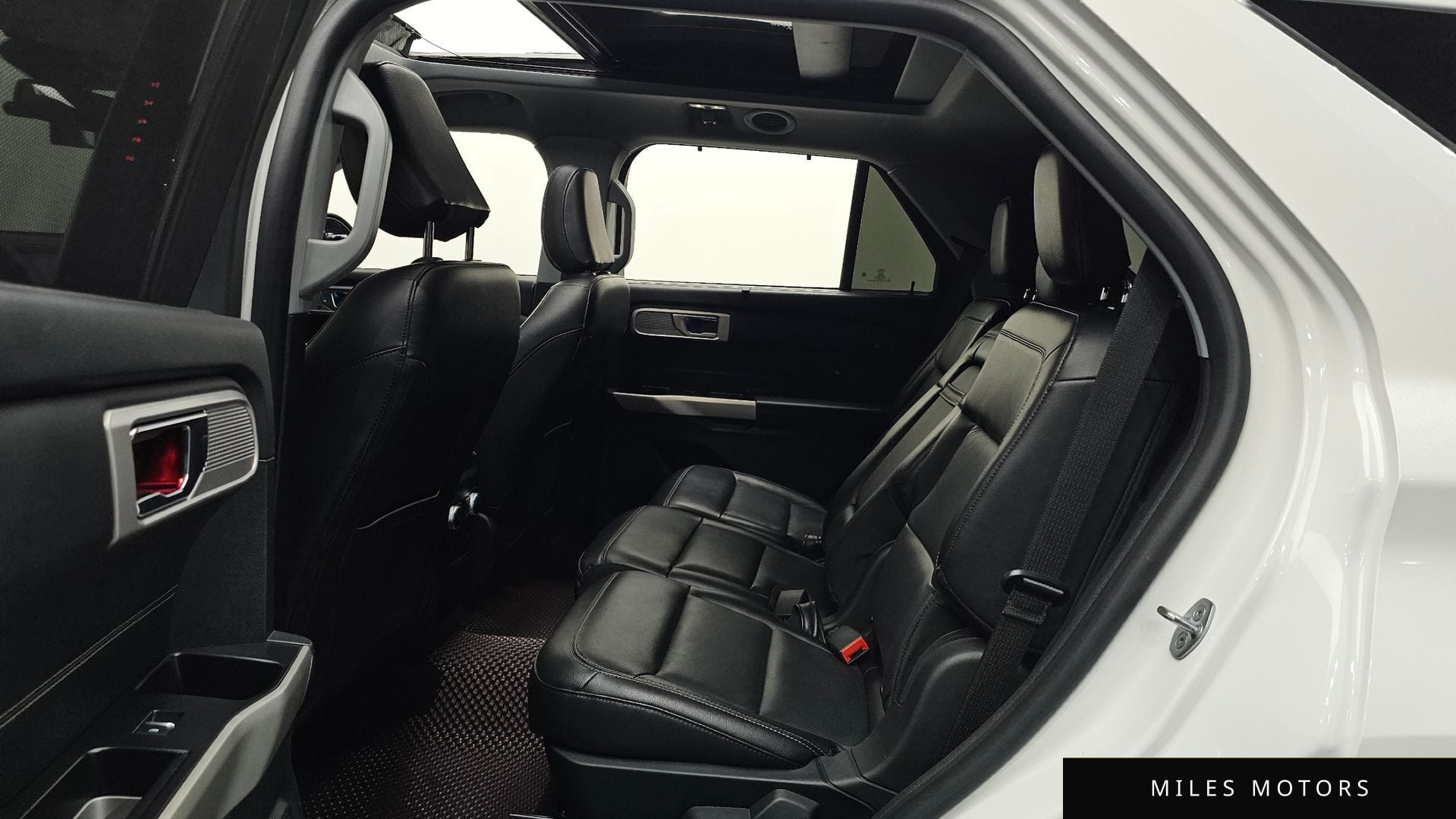 Ford Explorer 2021 — миниатюра 12