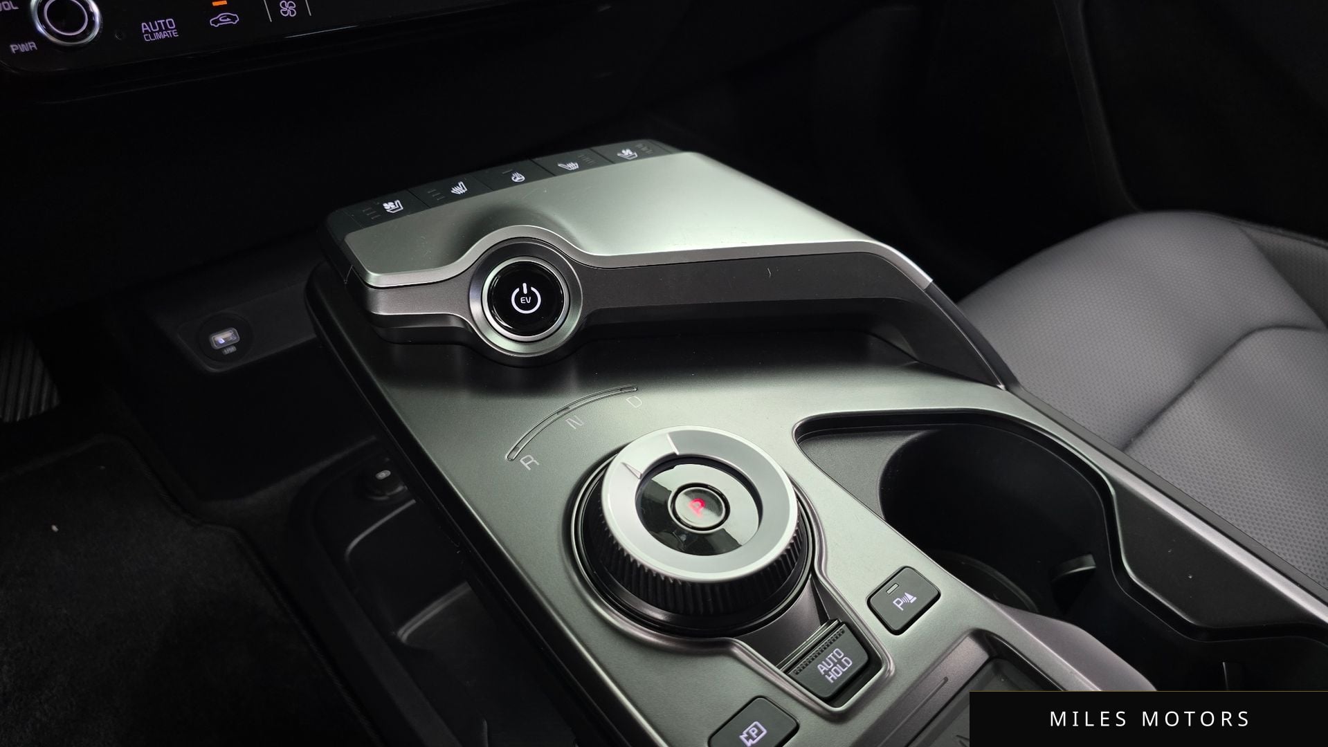 Kia EV6 2023 — миниатюра 12