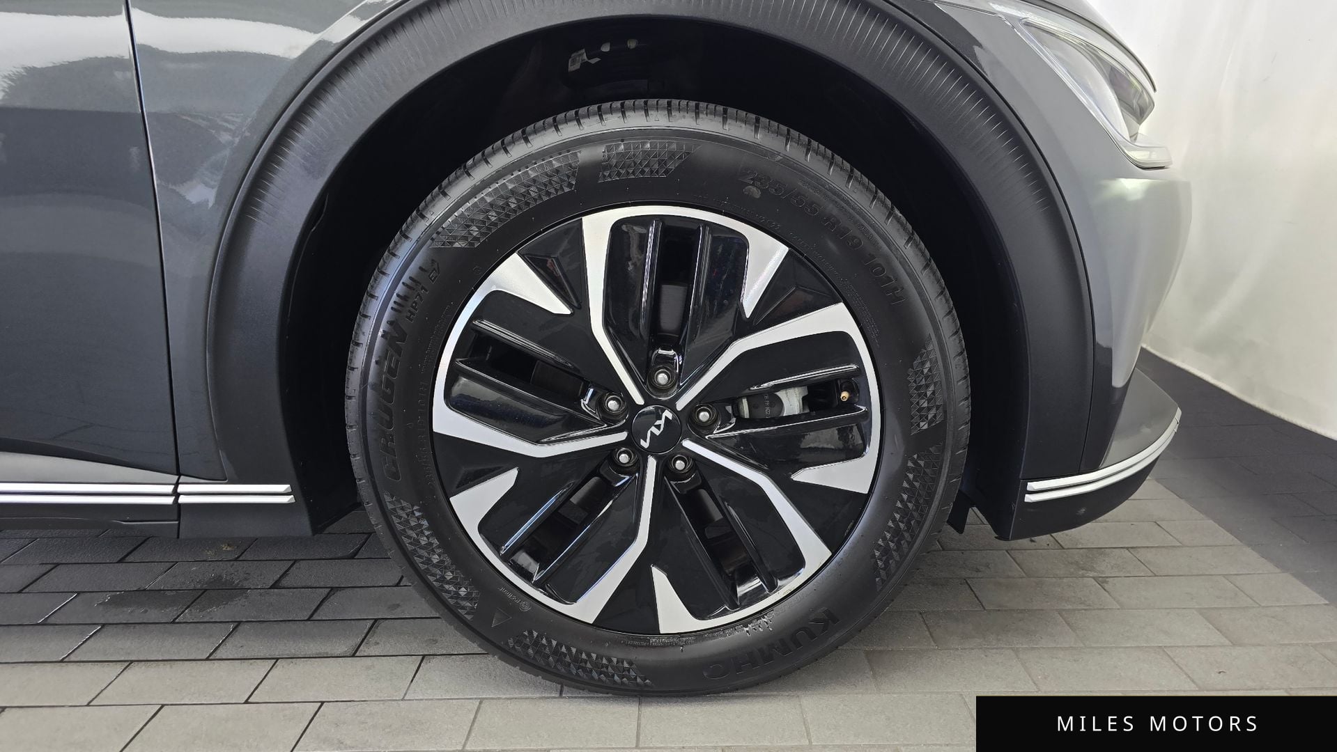 Kia EV6 2023 — миниатюра 7