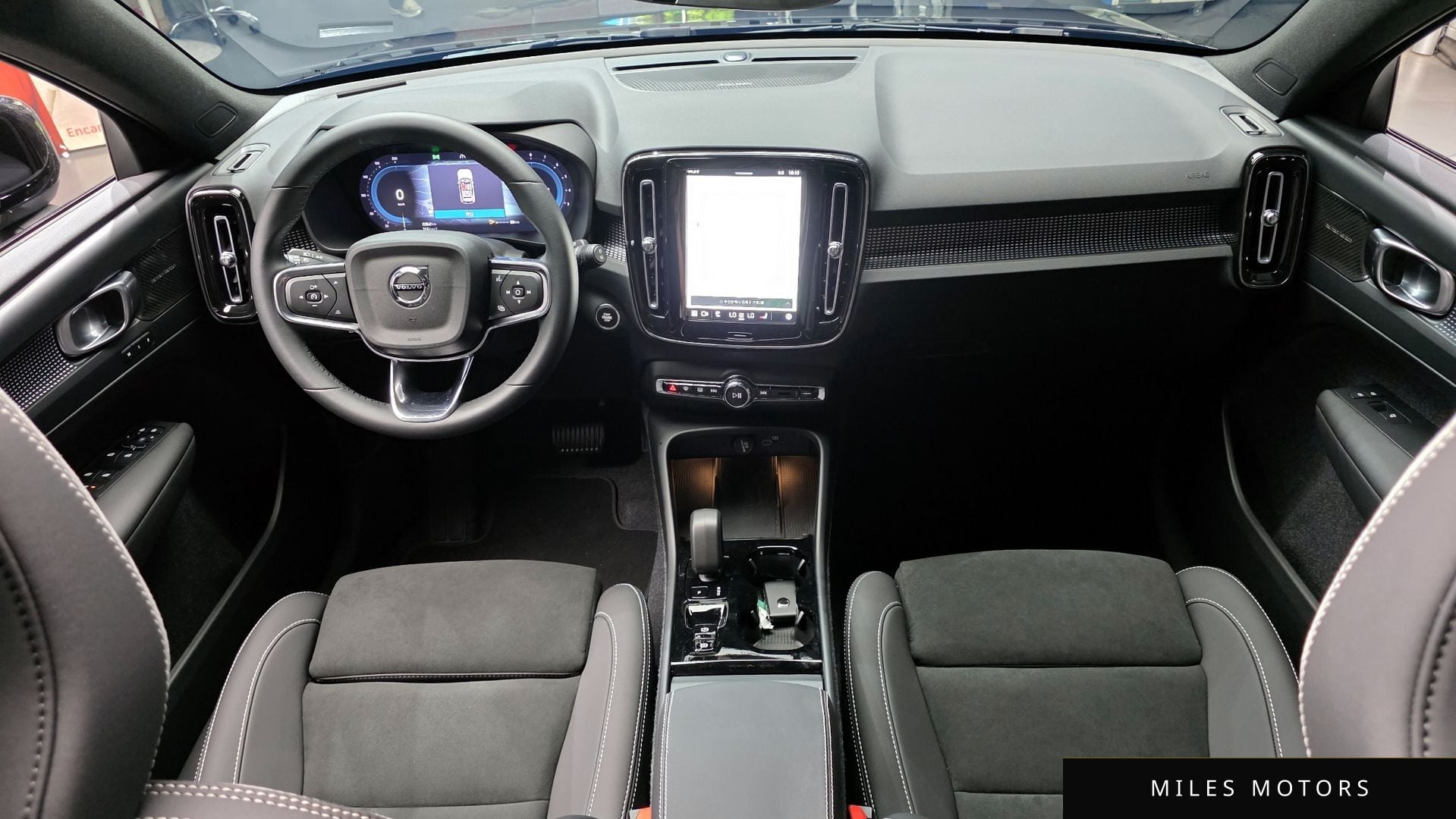 Volvo XC40 2025 — миниатюра 10
