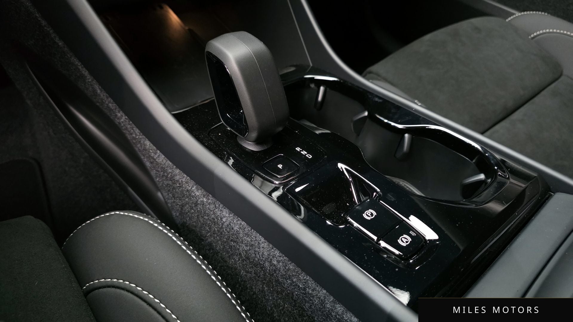 Volvo XC40 2025 — миниатюра 12
