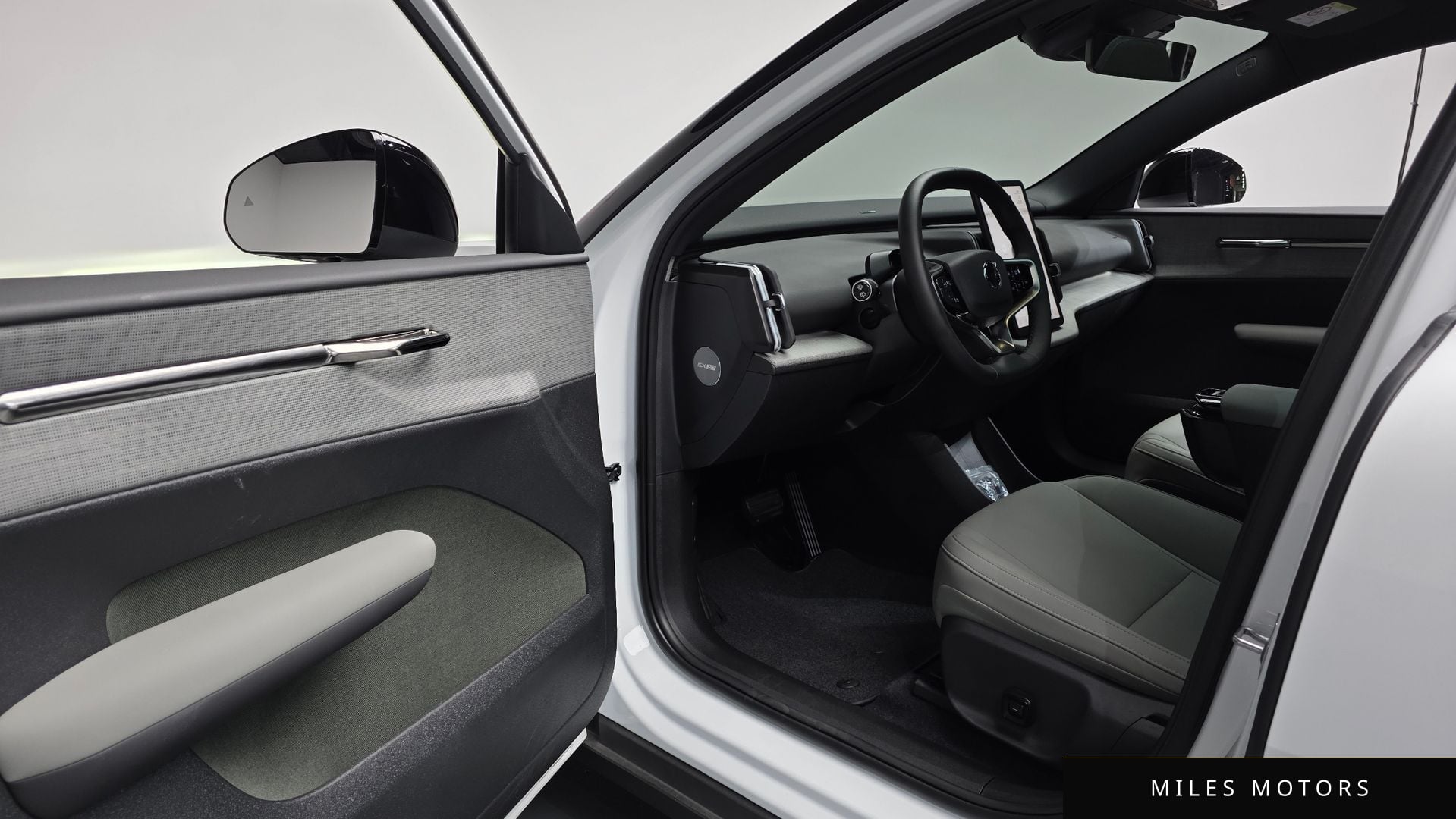 Volvo EX30 2026 — миниатюра 12