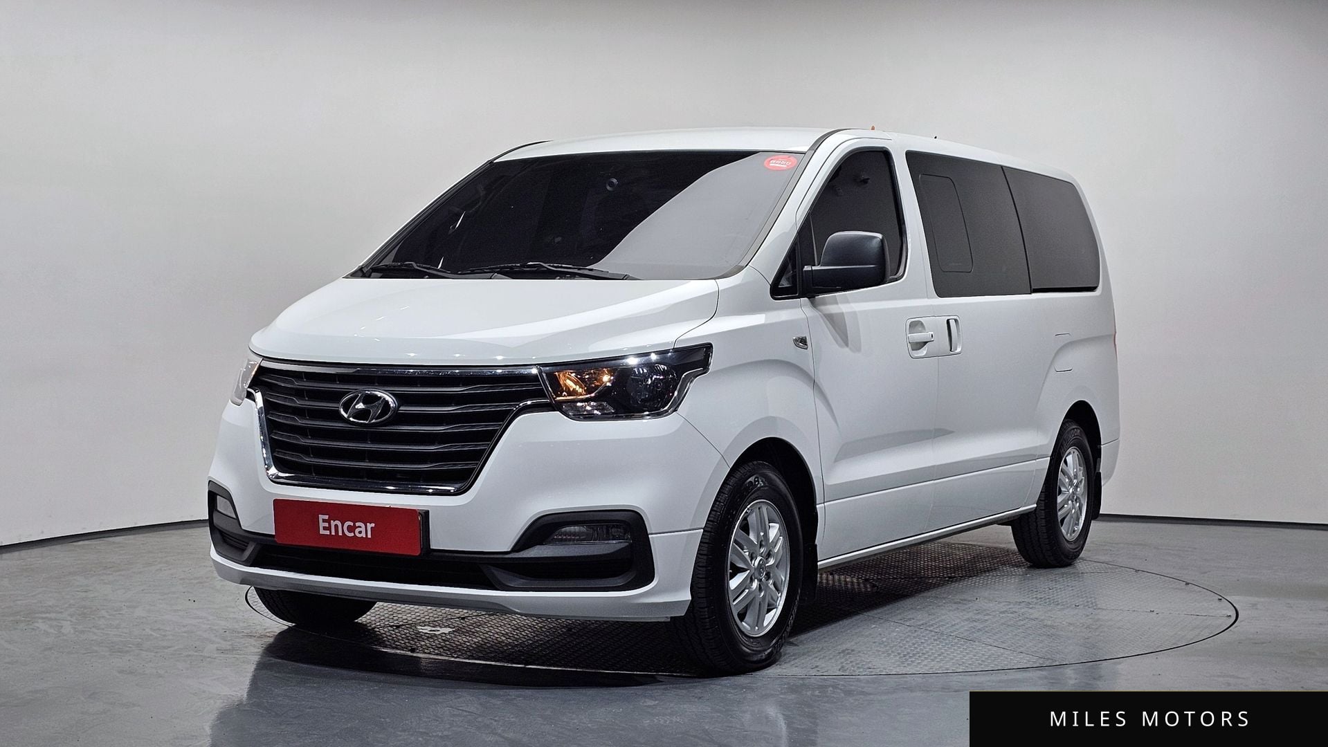 Hyundai Starex 2019 — фото 1 из 12