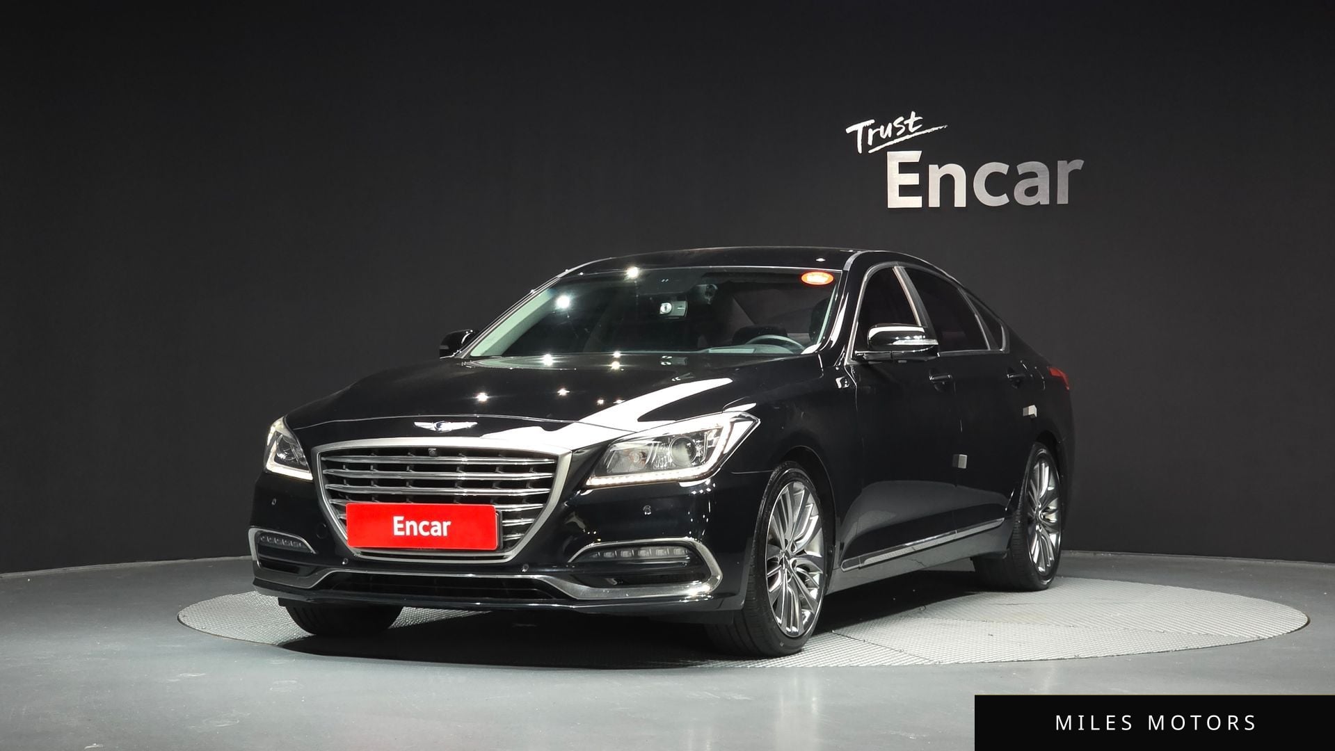 Genesis G80 2017 — фото 1 из 12