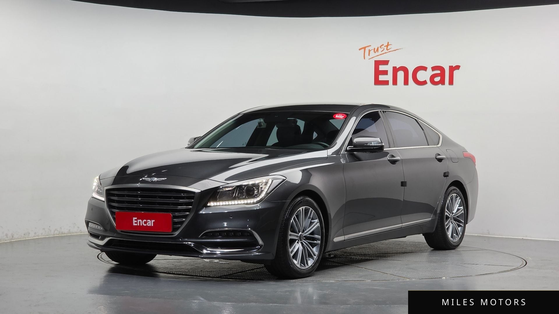 Genesis G80 2017 — фото 1 из 12