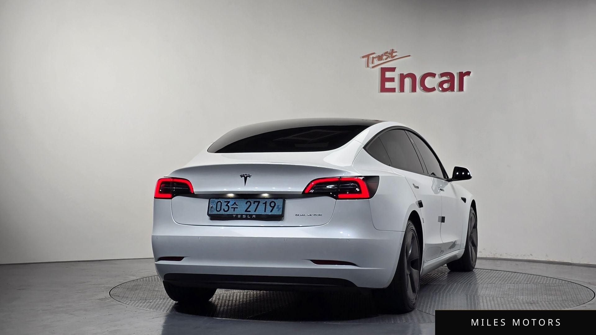 Tesla Model 3 2021 — миниатюра 3