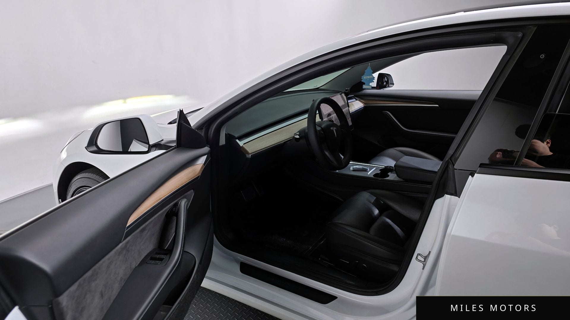Tesla Model 3 2021 — миниатюра 12