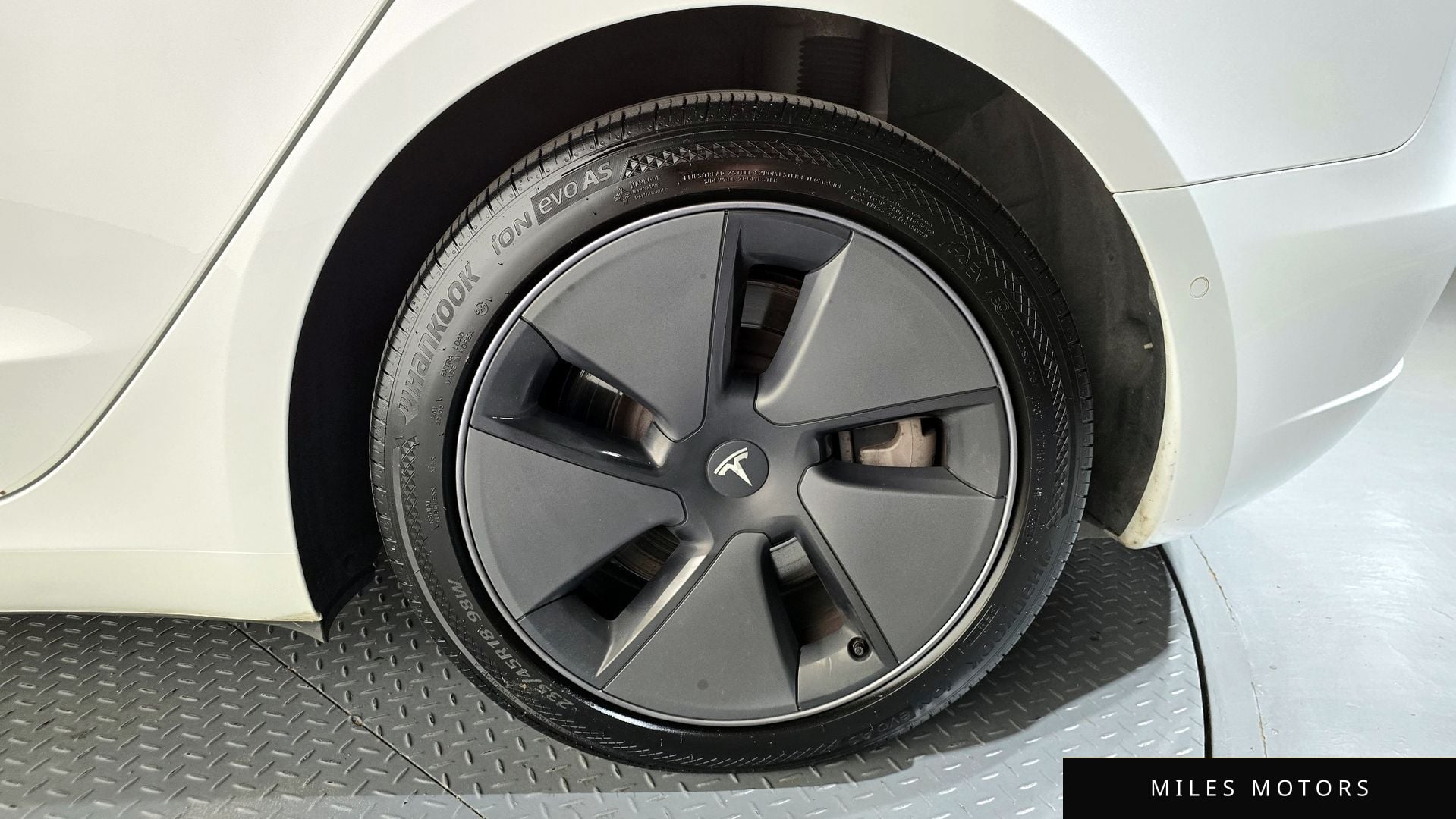 Tesla Model 3 2021 — миниатюра 6