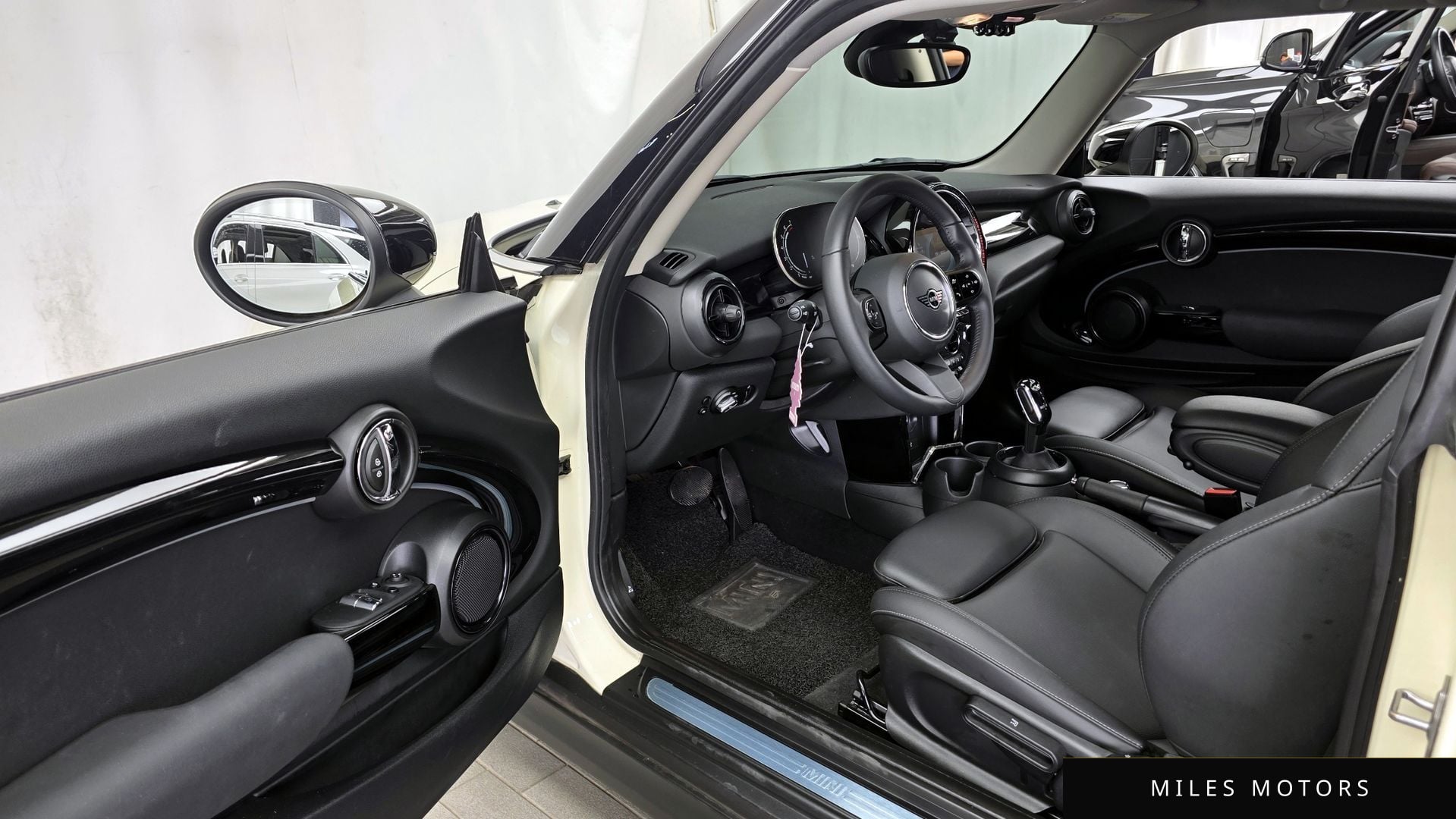 MINI Cooper 2023 — миниатюра 10
