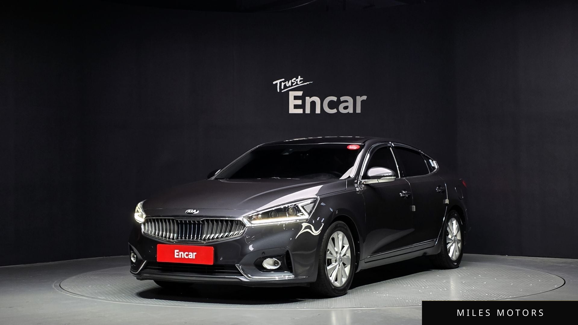 Kia K7 2019 — фото 1 из 12