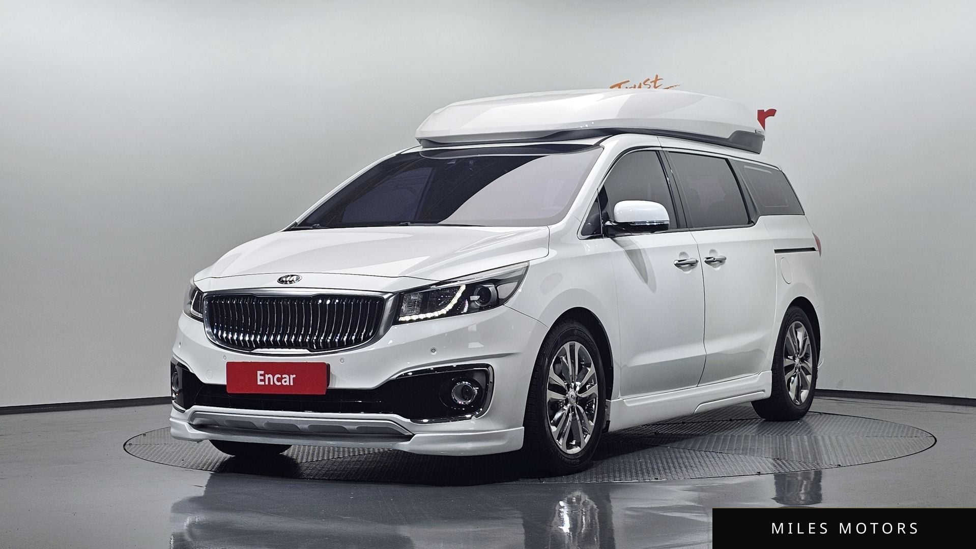 Kia Canival 2016 — фото 1 из 12