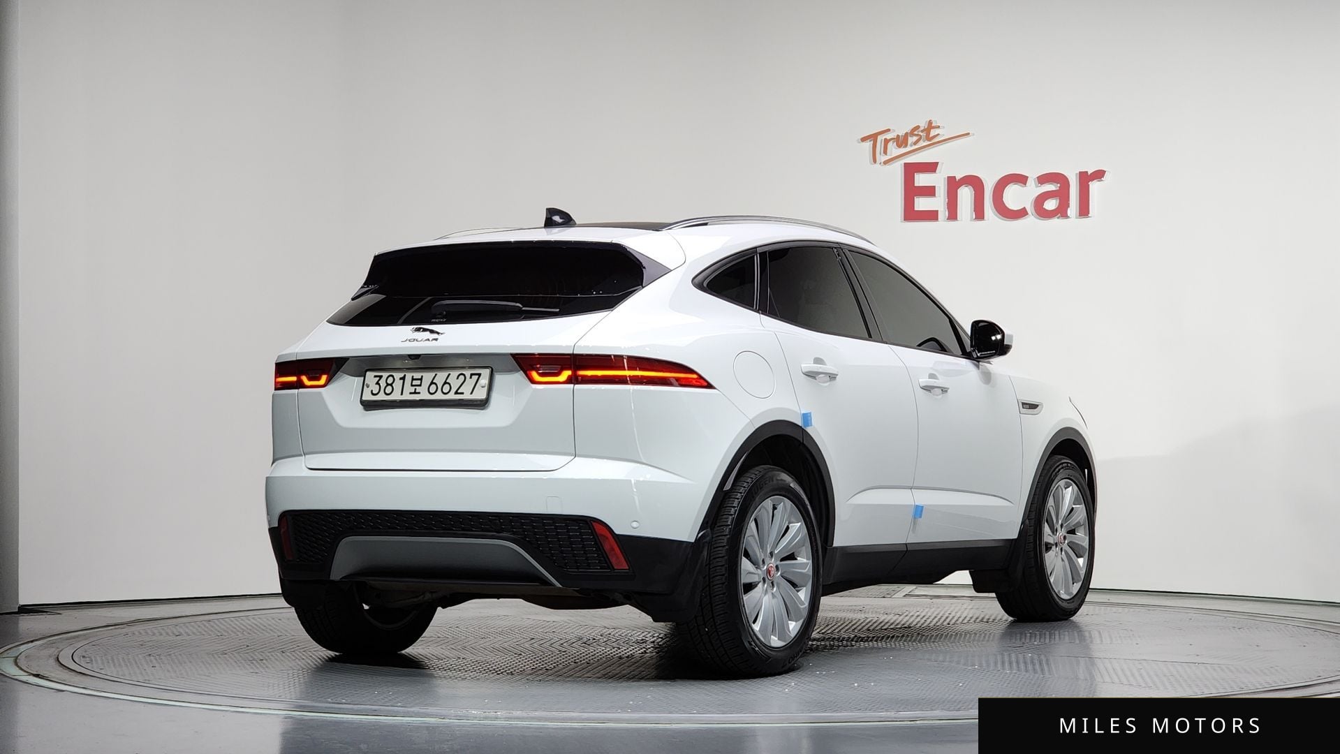 Jaguar E-PACE 2020 — миниатюра 2