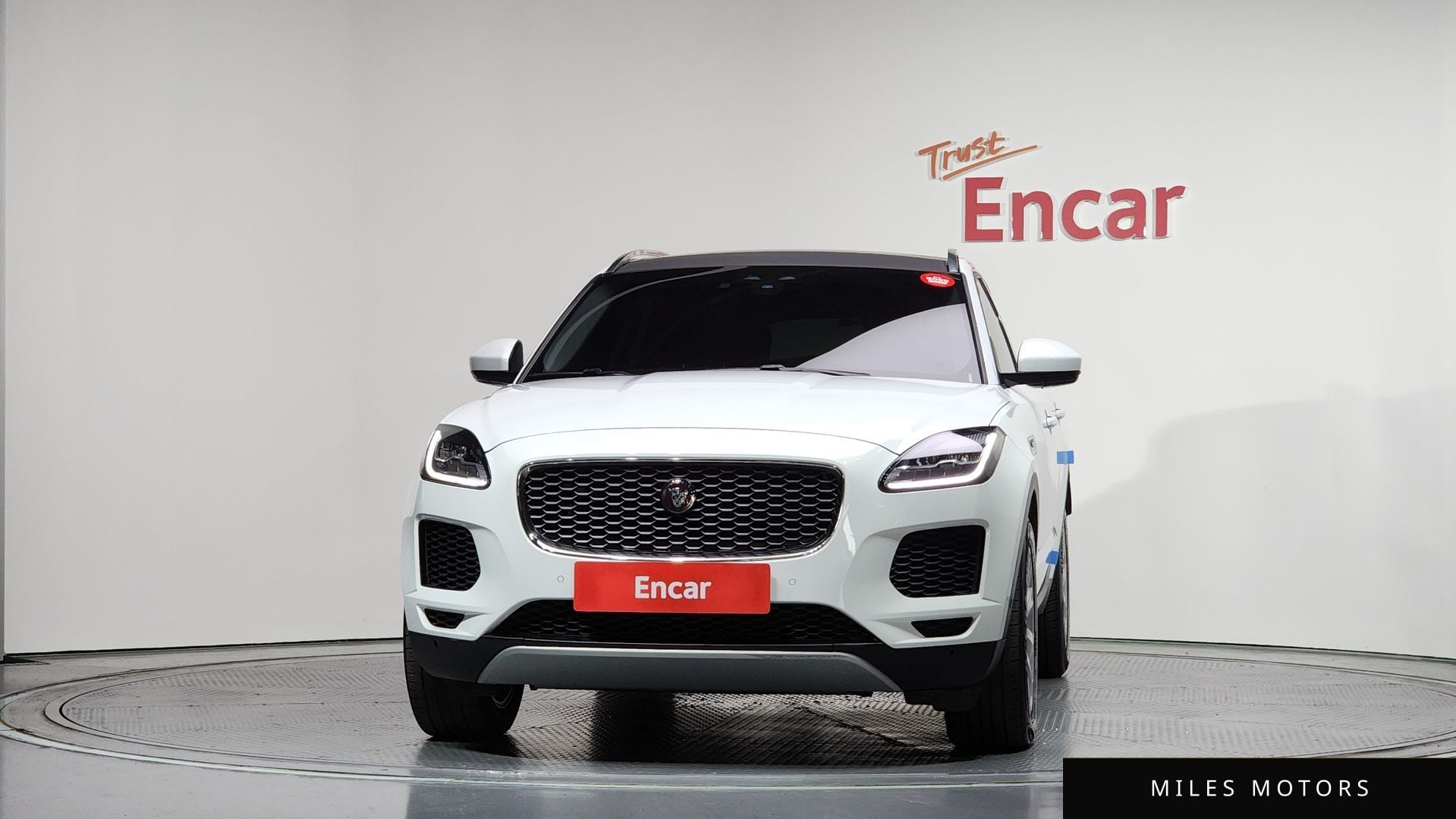 Jaguar E-PACE 2020 — миниатюра 3