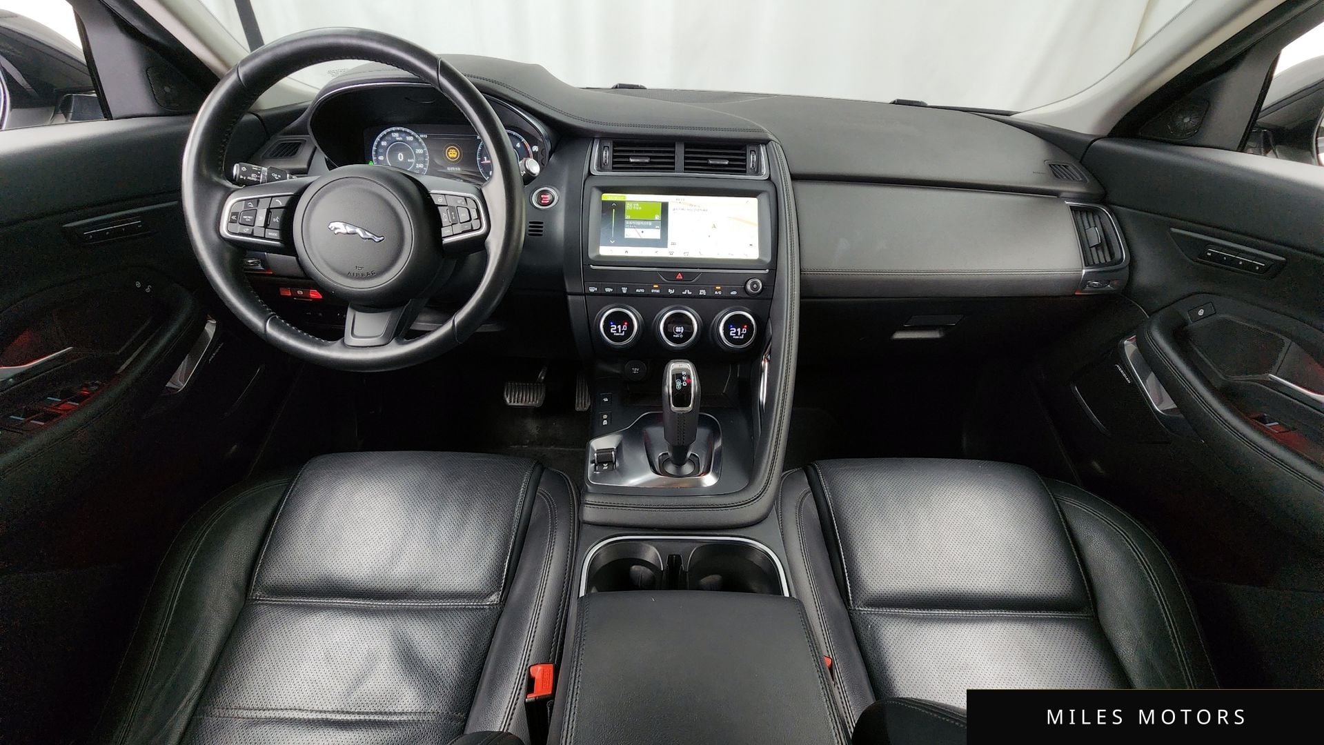 Jaguar E-PACE 2020 — миниатюра 7