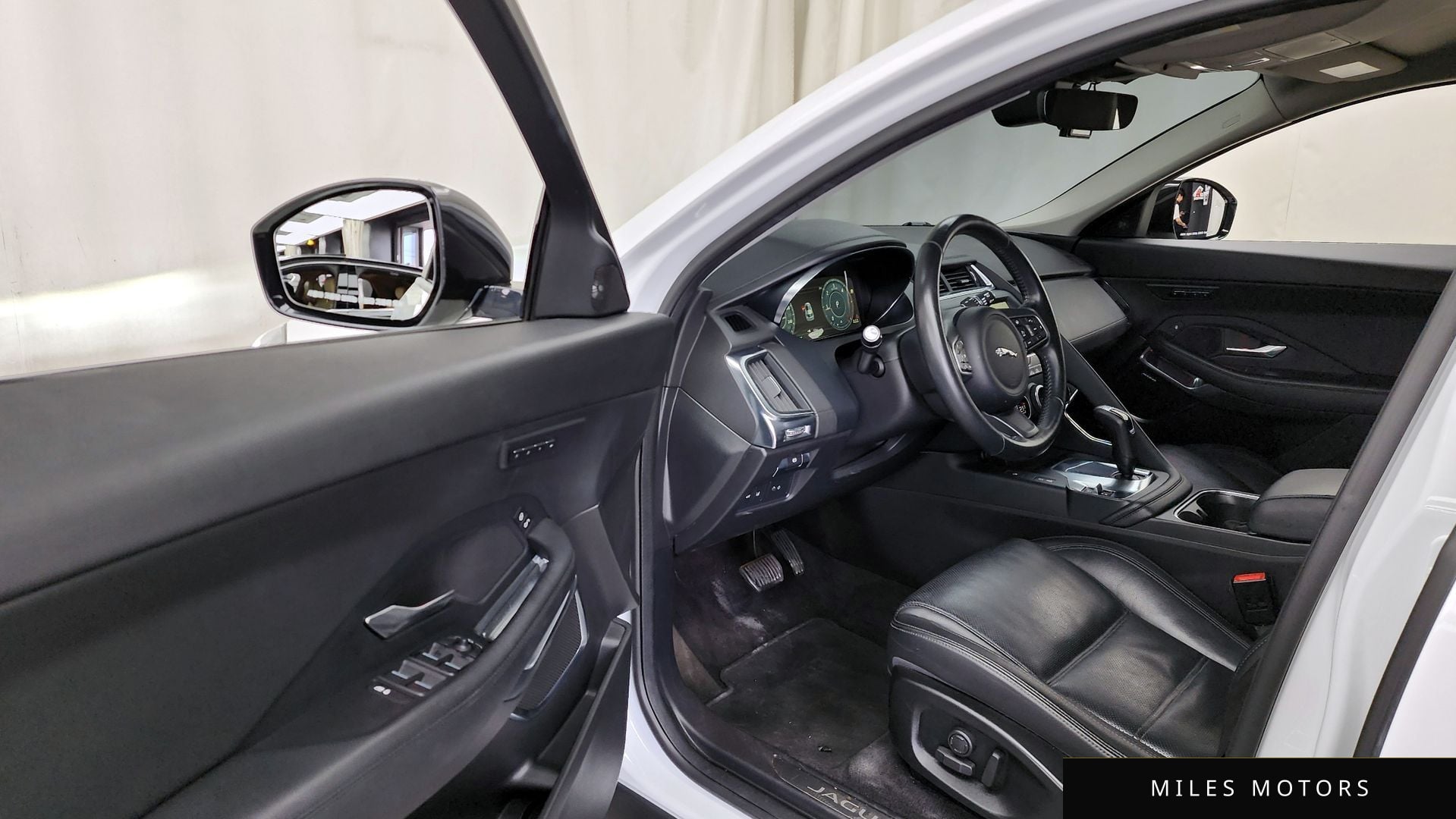 Jaguar E-PACE 2020 — миниатюра 10