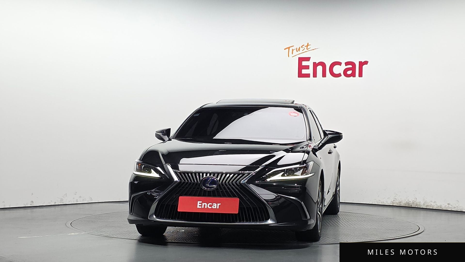Лексус ES300h 2019 — миниатюра 3