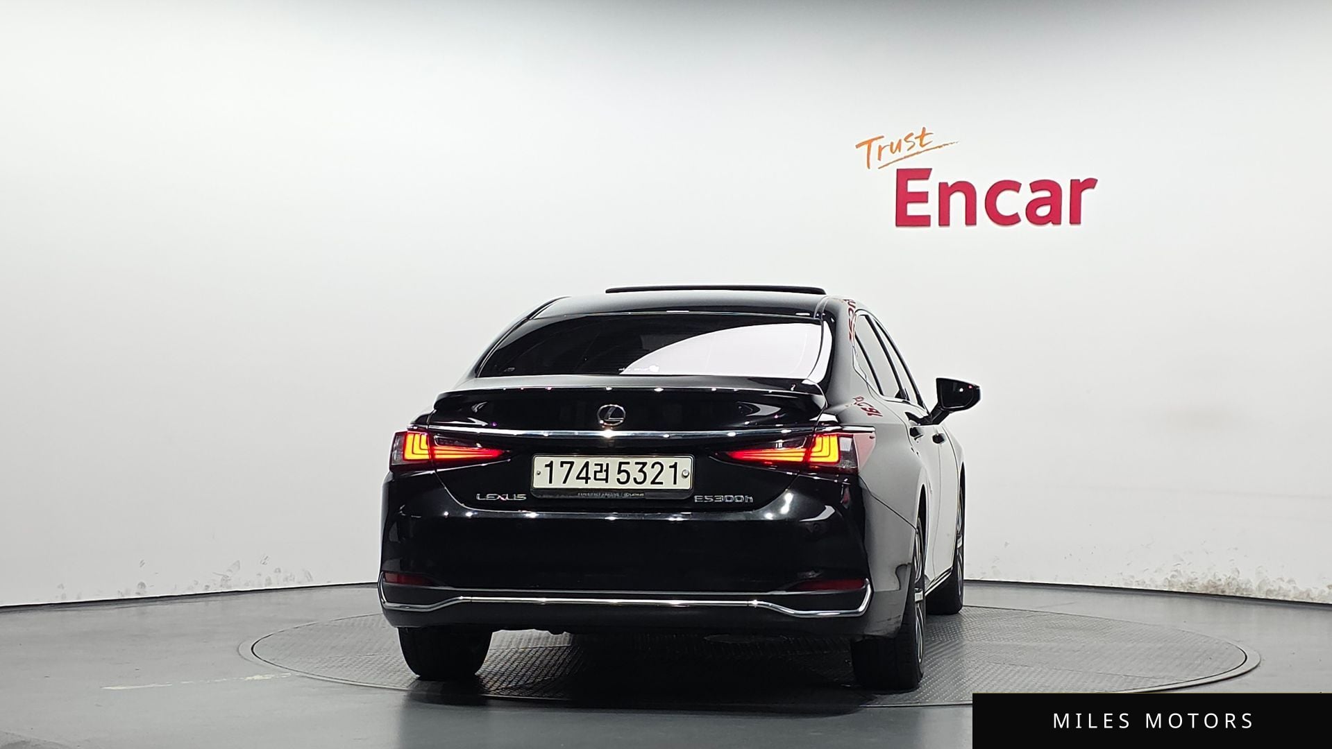 Лексус ES300h 2019 — миниатюра 4
