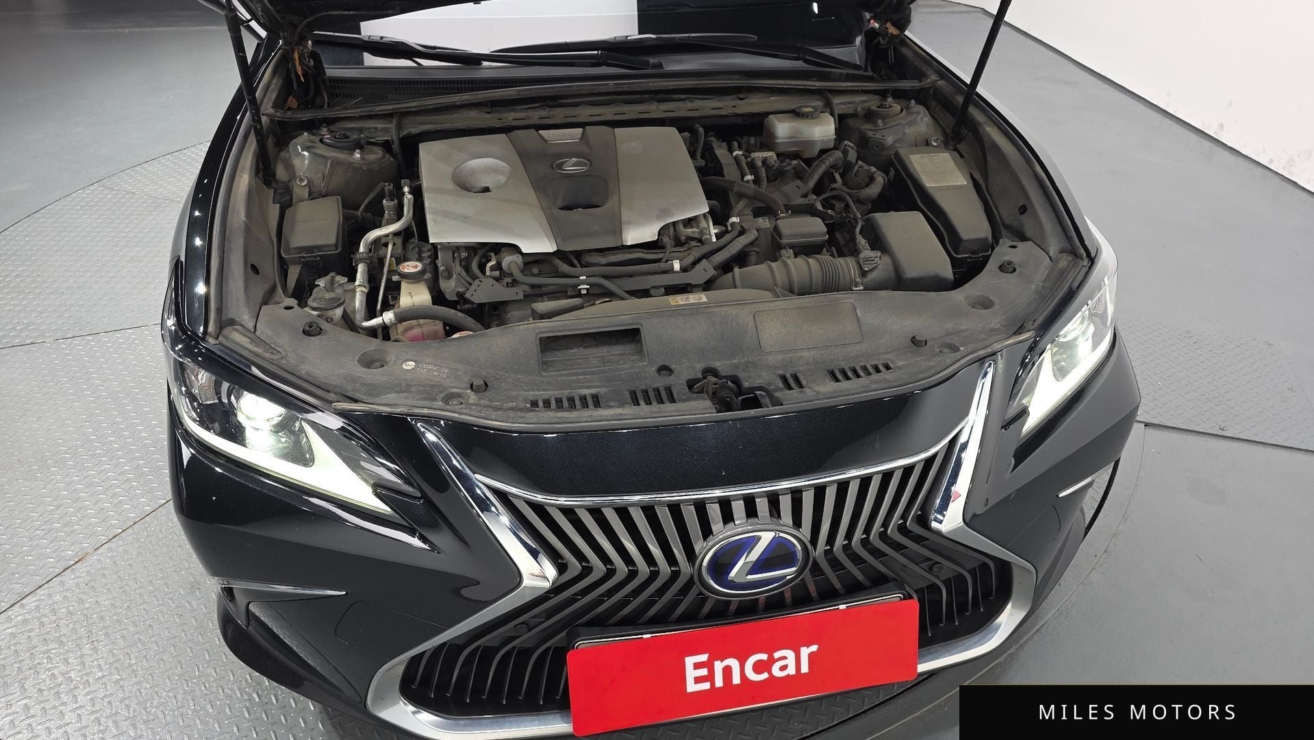 Лексус ES300h 2019 — миниатюра 6
