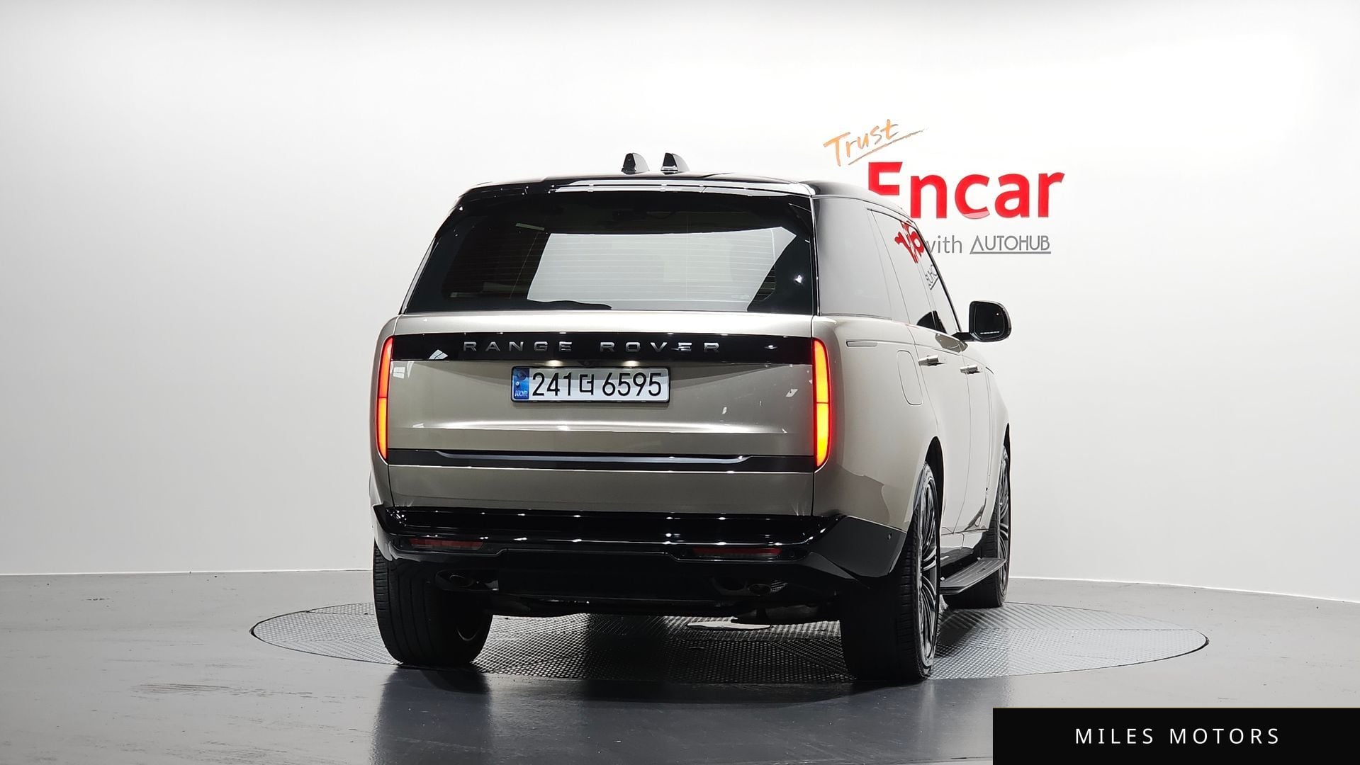 Land Rover Range Rover 2024 — миниатюра 4