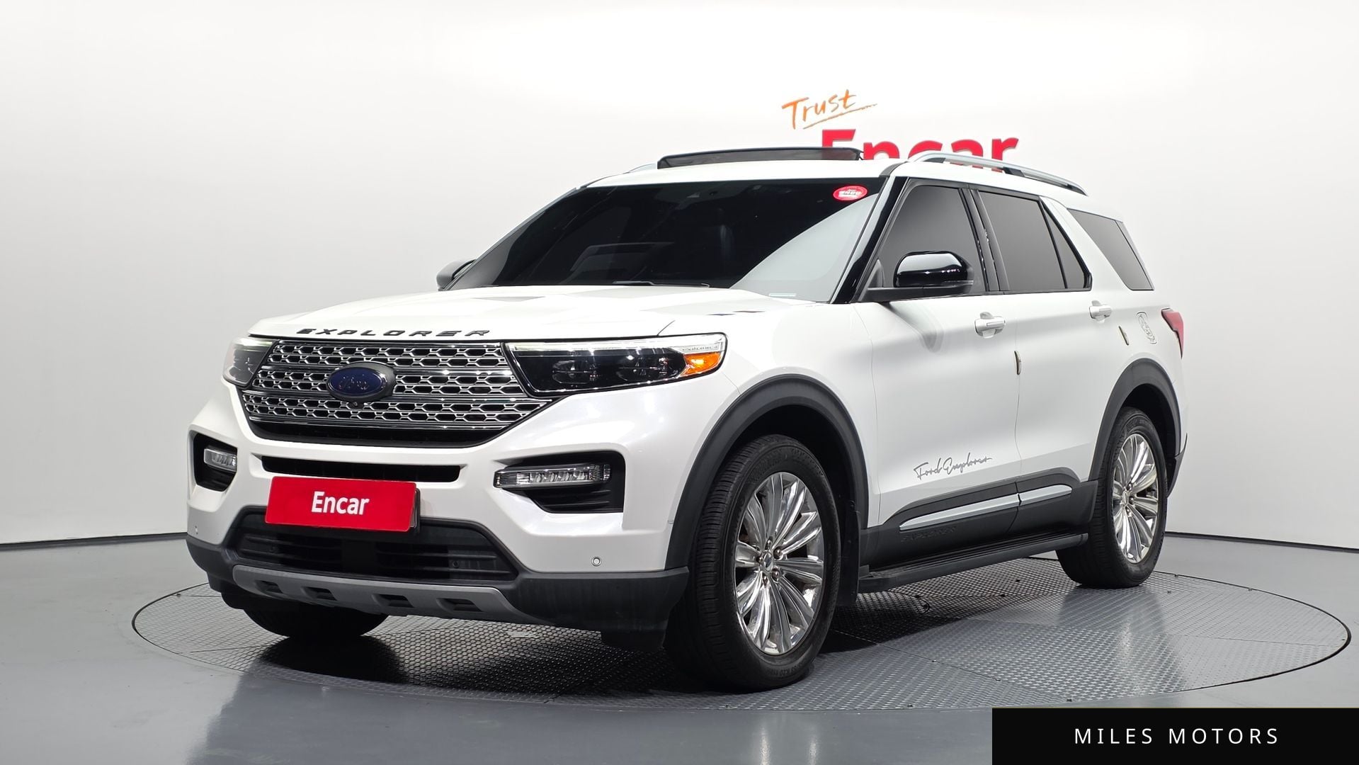 Ford Explorer 2020 — фото 1 из 12