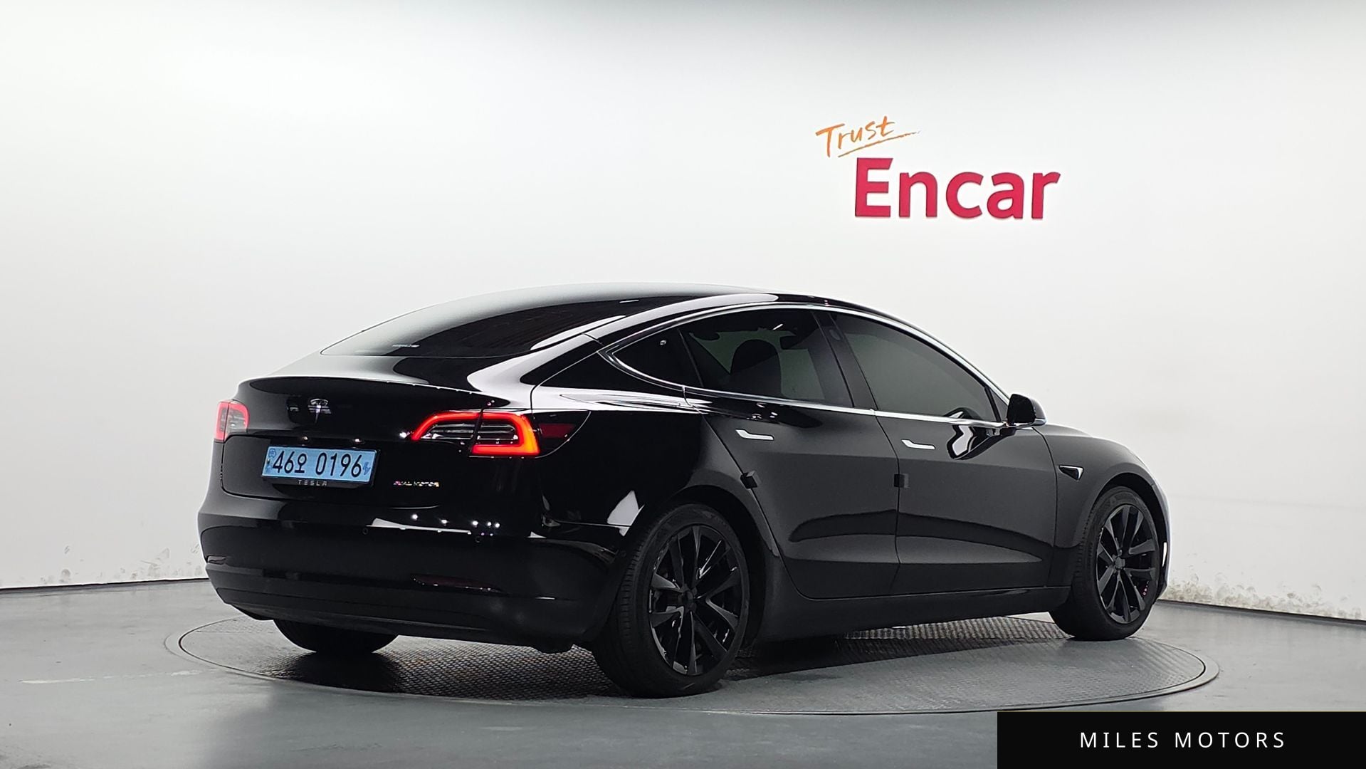 Tesla Model 3 2020 — миниатюра 2