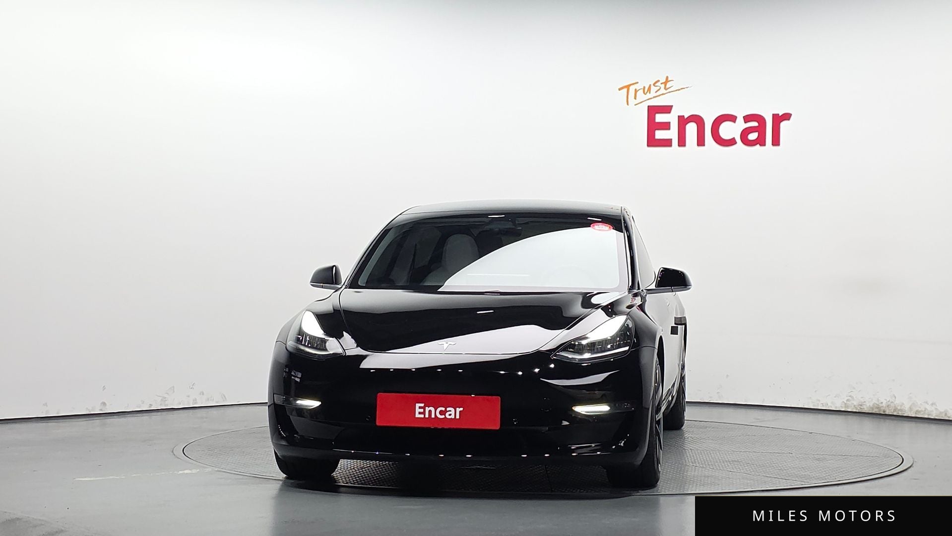 Tesla Model 3 2020 — миниатюра 3