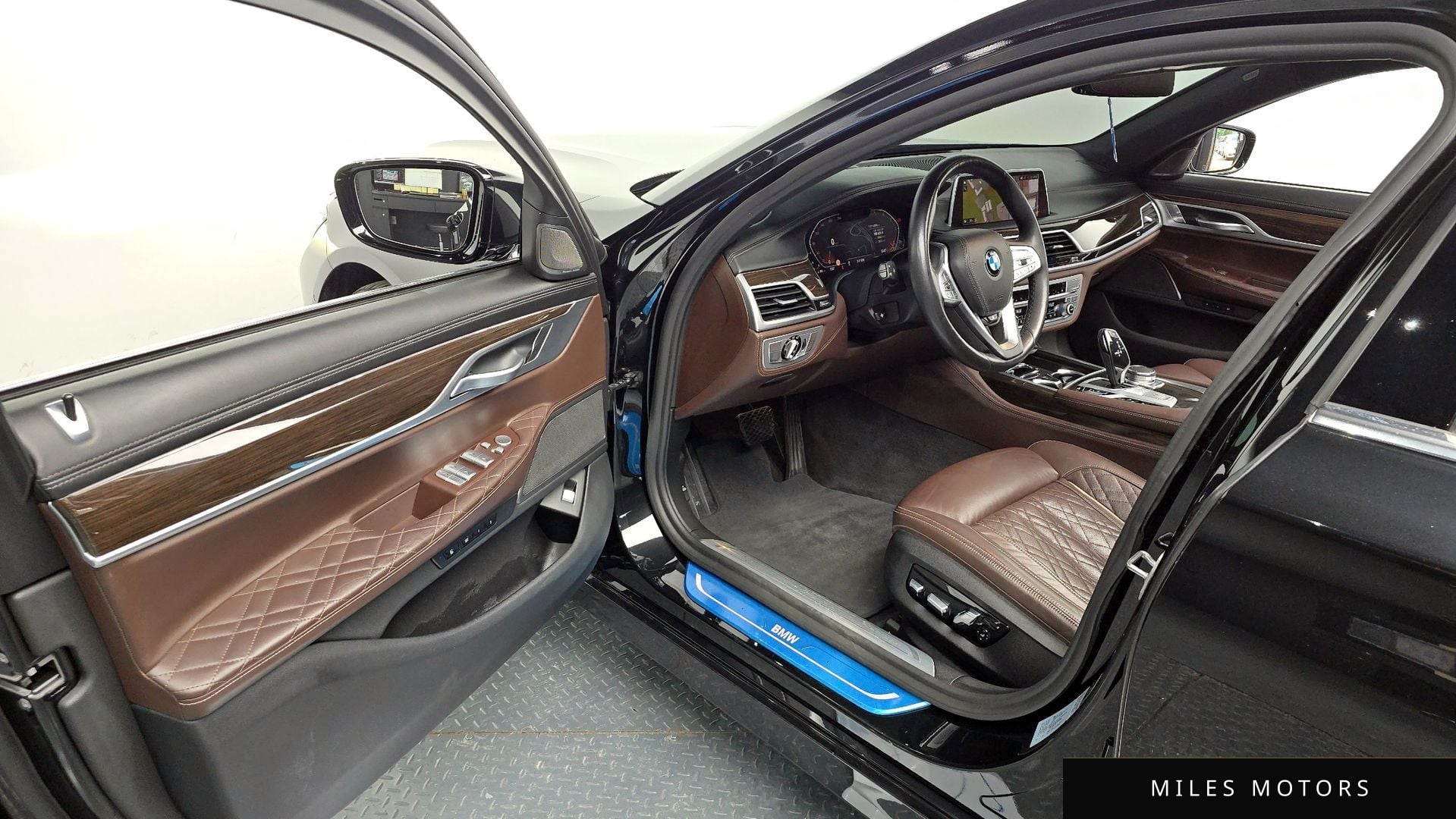 BMW 7 Series (G11) 2020 — миниатюра 12