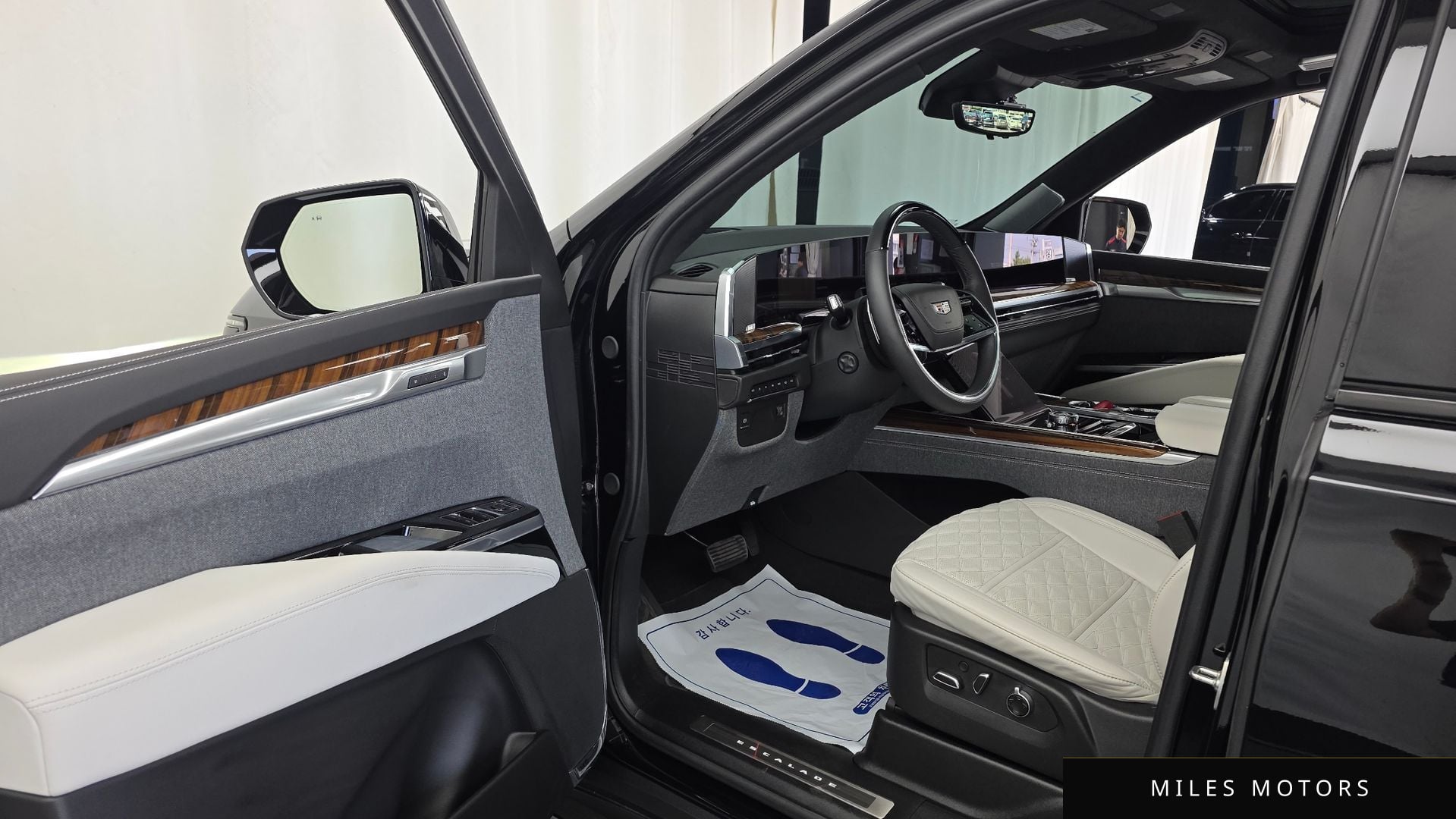 Cadillac Escalade 2025 — миниатюра 10