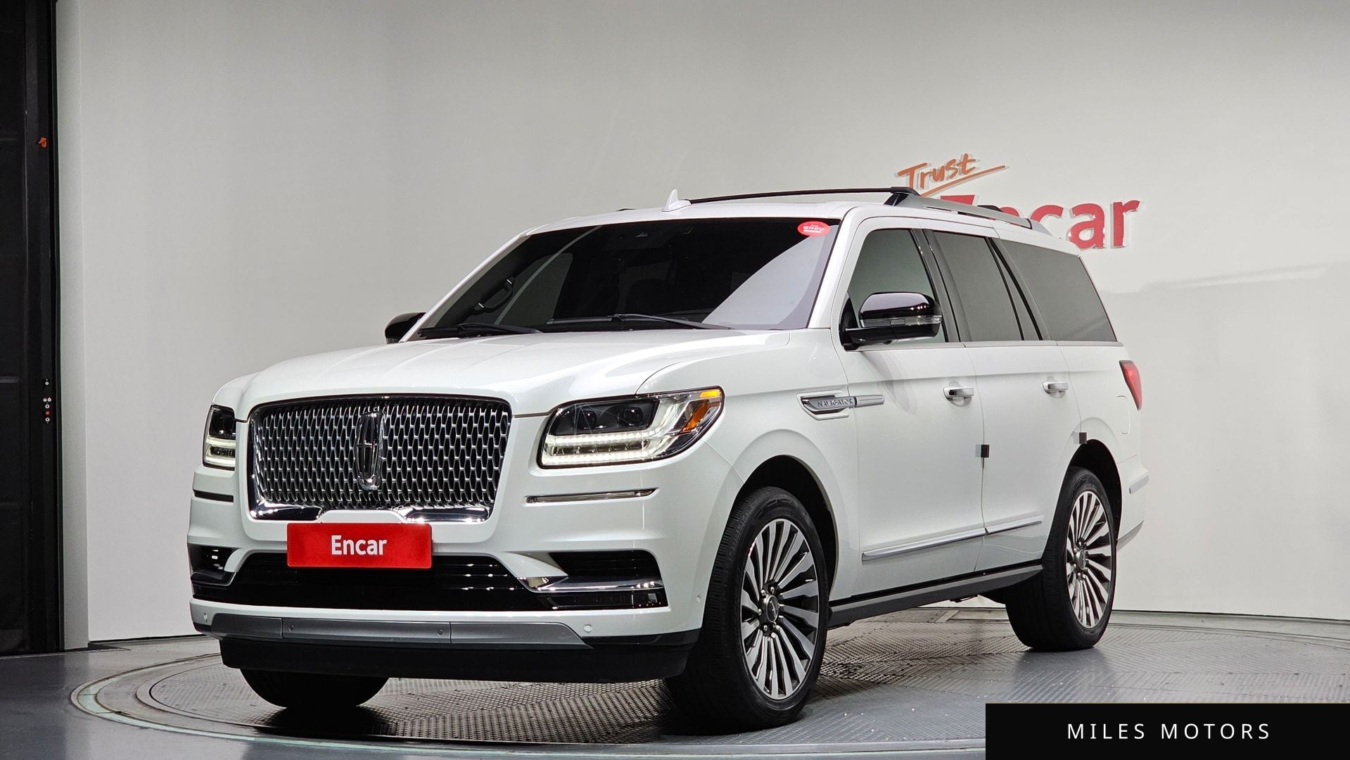 Lincoln Navigator 2021 — фото 1 из 12
