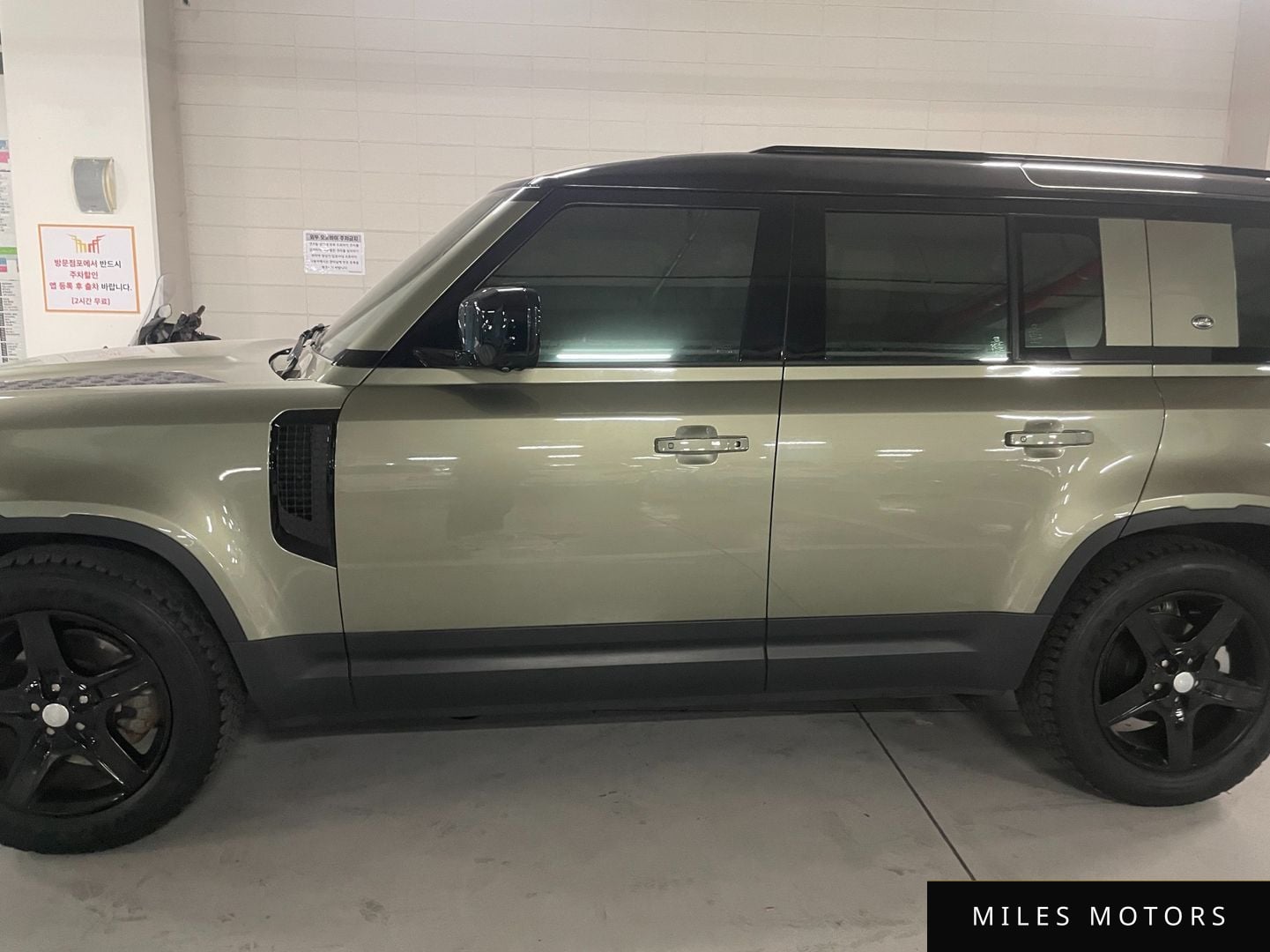 Land Rover Defender 2023 — миниатюра 3