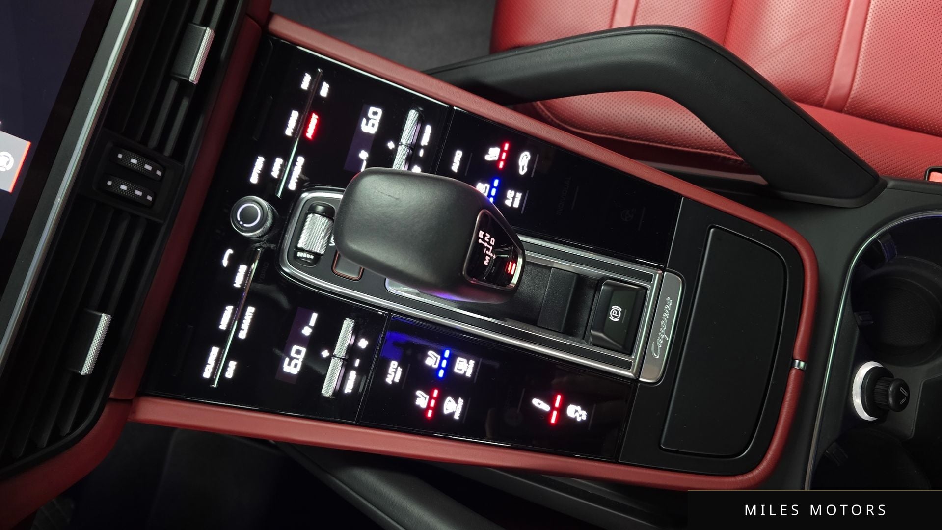 Porsche Cayenne 2020 — миниатюра 12