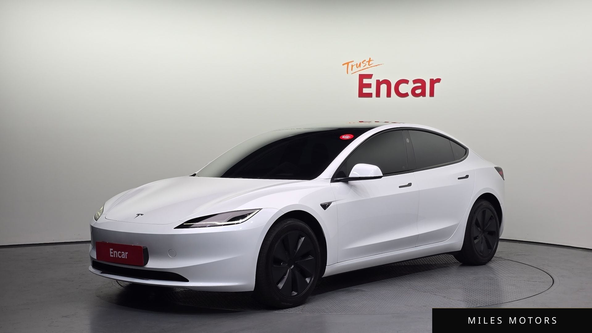 Tesla Model 3 2024 — фото 1 из 12