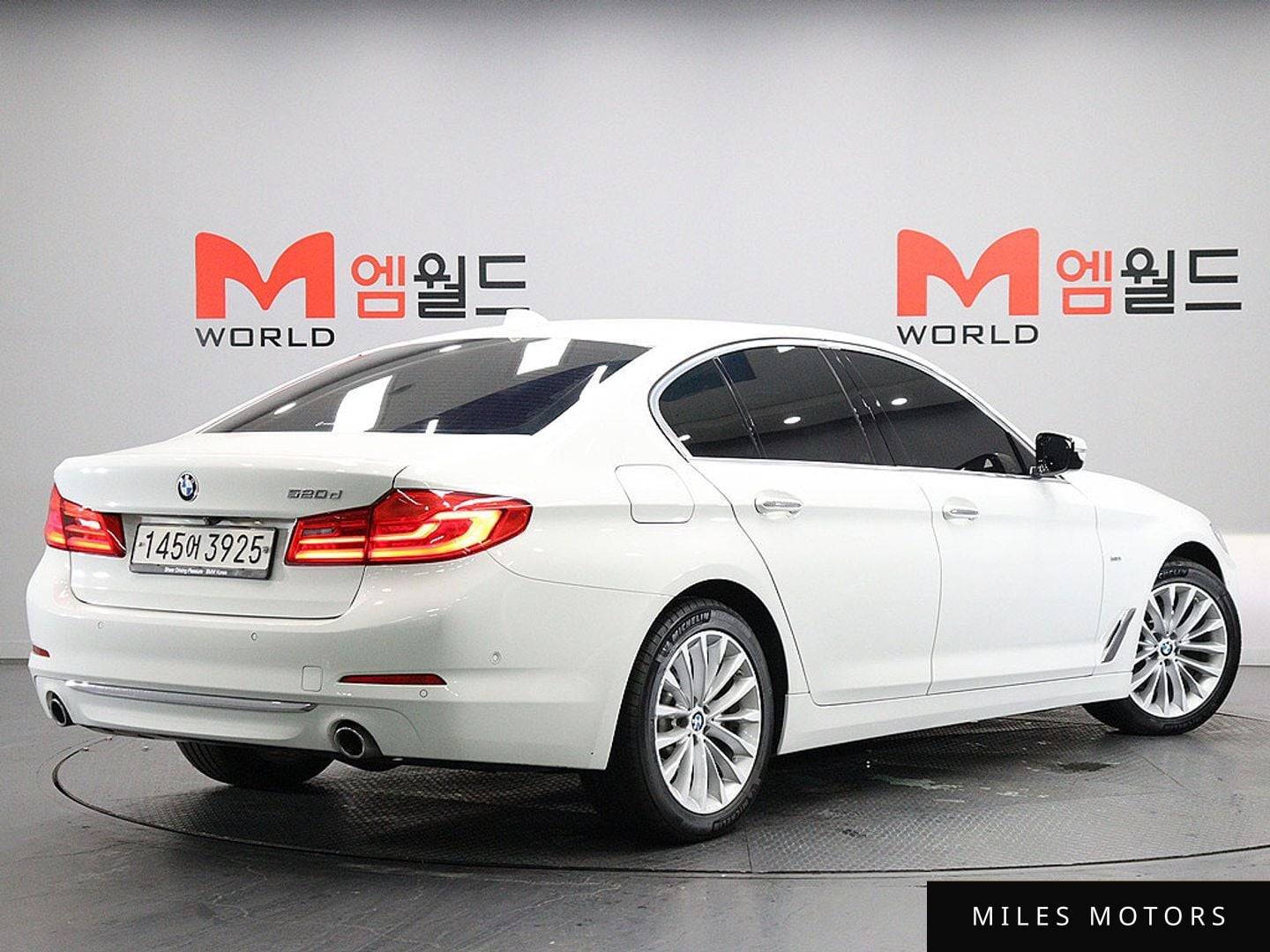 BMW 5 Series (G30) 2018 — миниатюра 4