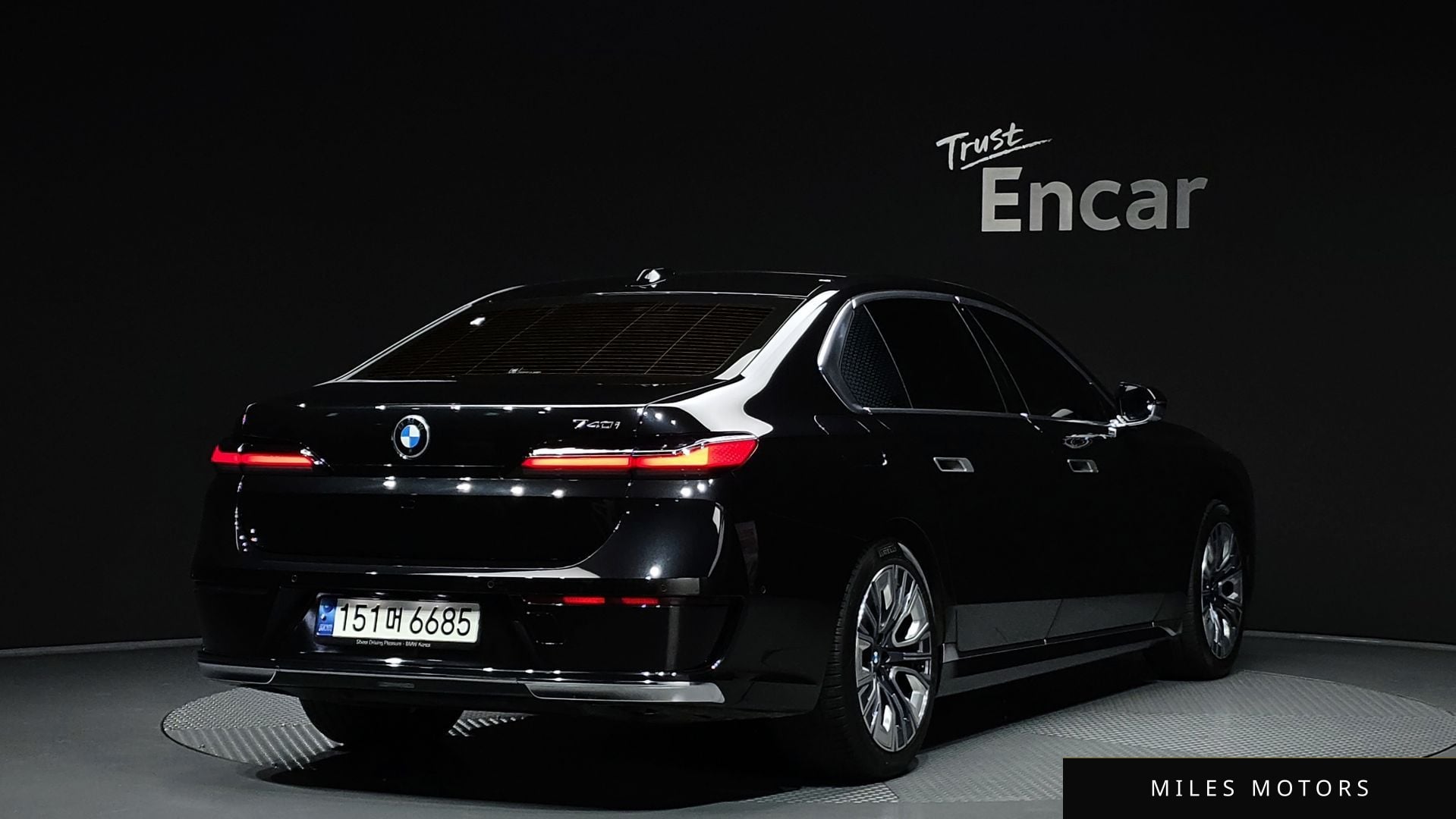 BMW 7 Series (G70) 2023 — миниатюра 2