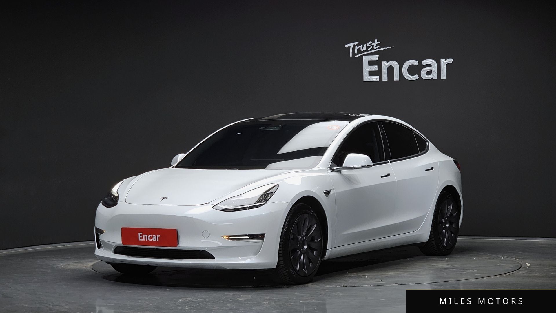 Tesla Model 3 2020 — фото 1 из 12