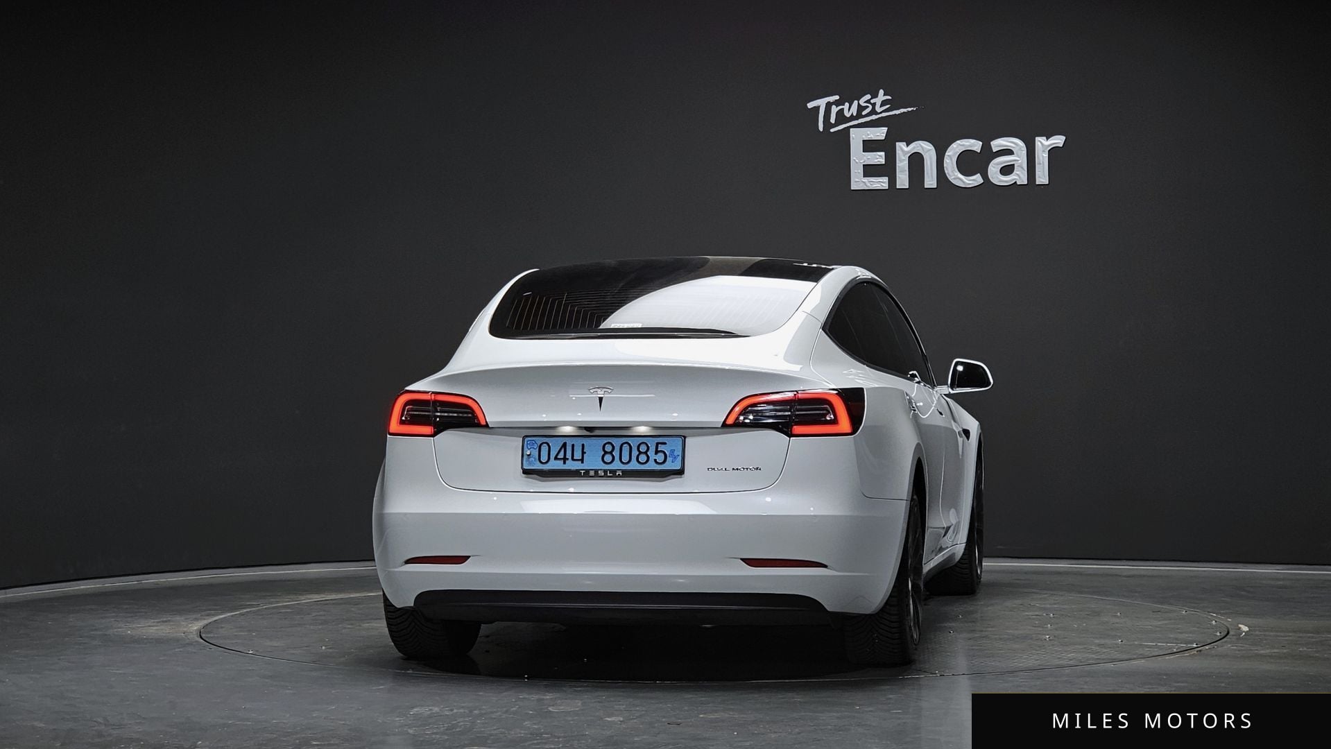Tesla Model 3 2020 — миниатюра 4
