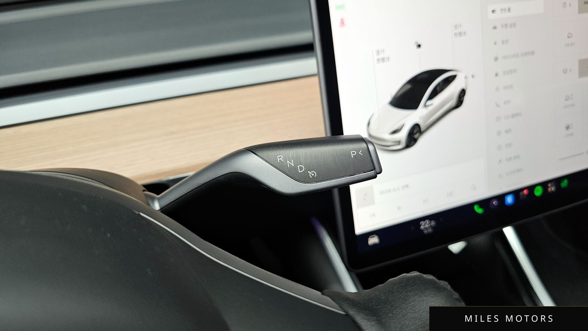 Tesla Model 3 2020 — миниатюра 12