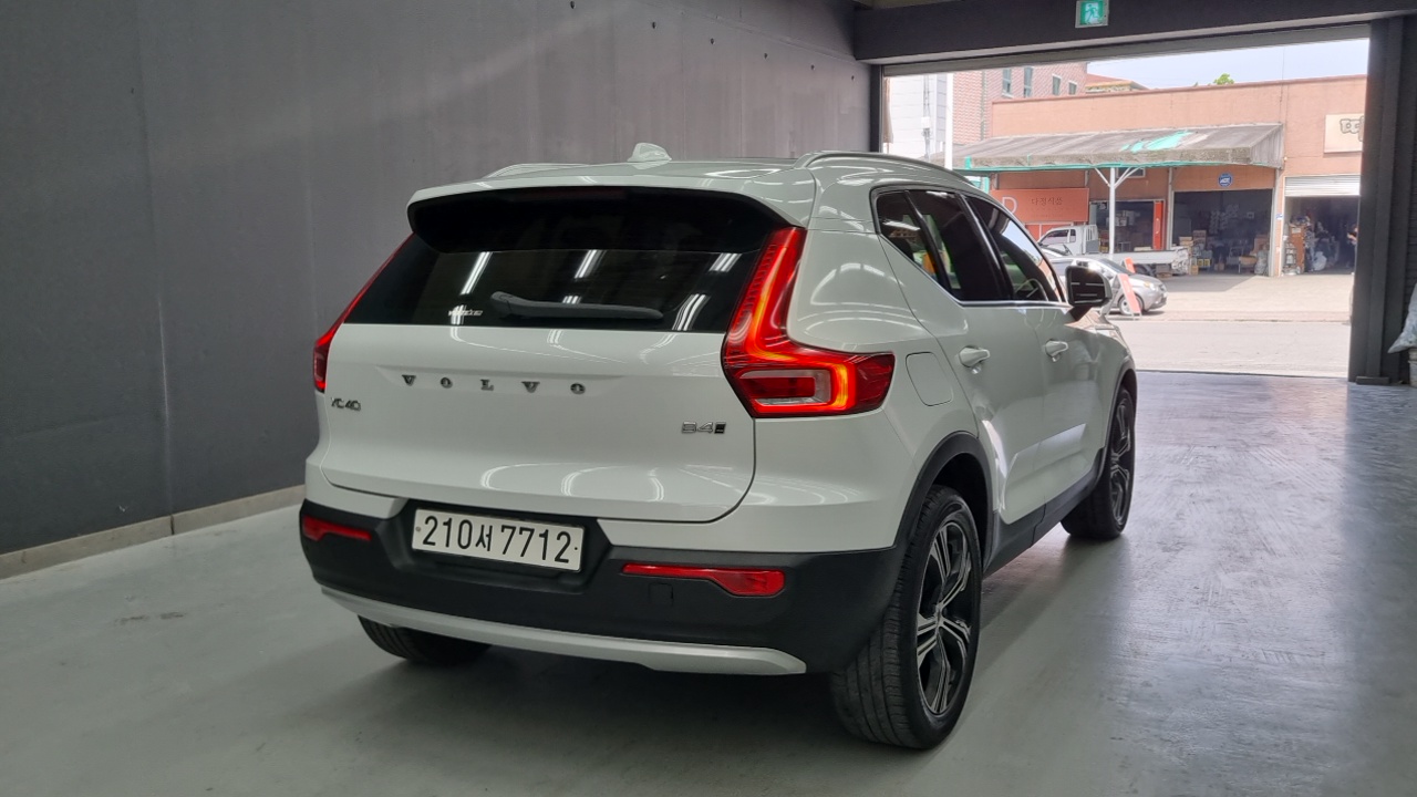 Volvo XC40 2021 — миниатюра 2